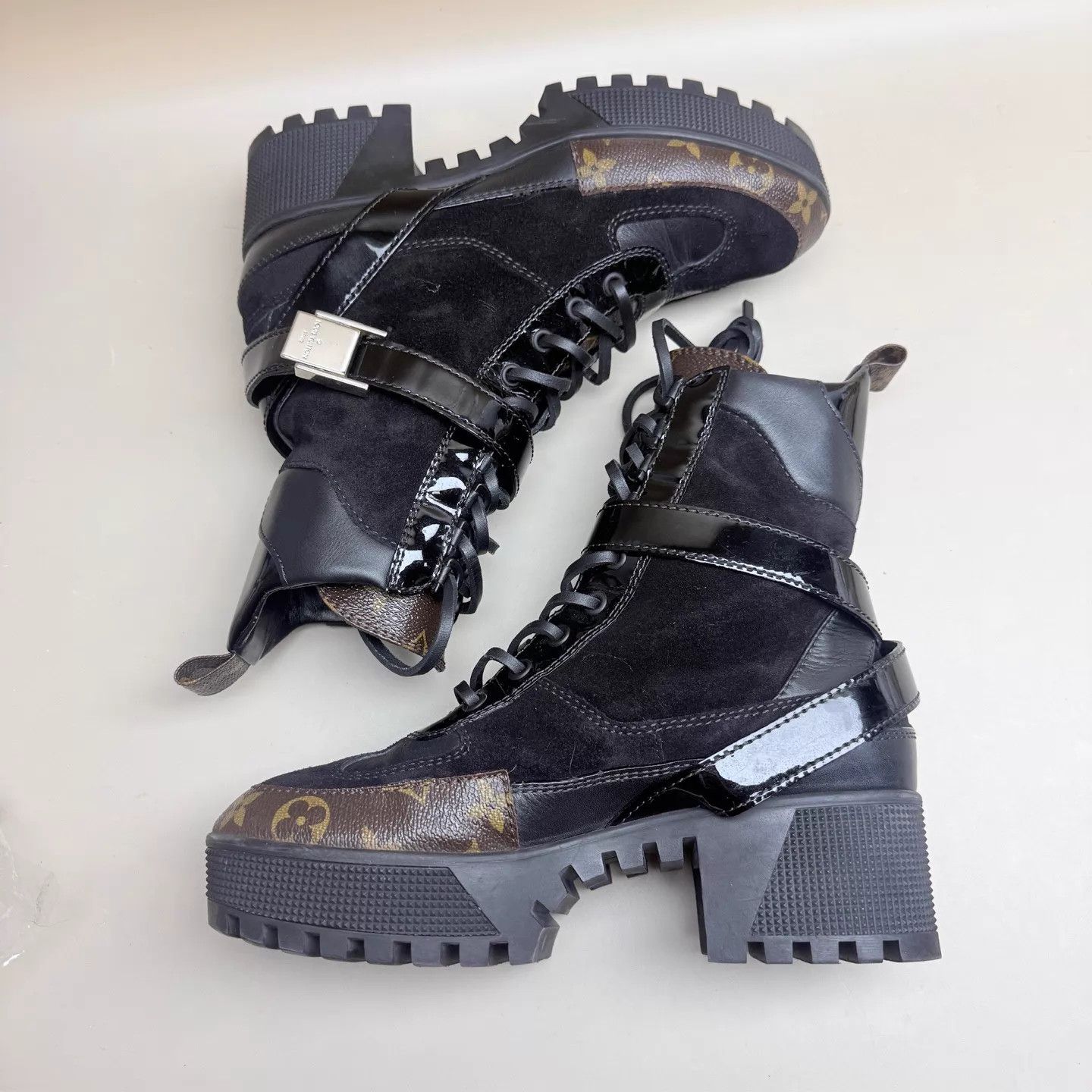 Louis Vuitton LV Women's Black Brown Monogram Short Boots EU36.5 99New Size US 6 / IT 36 - 5 Thumbnail