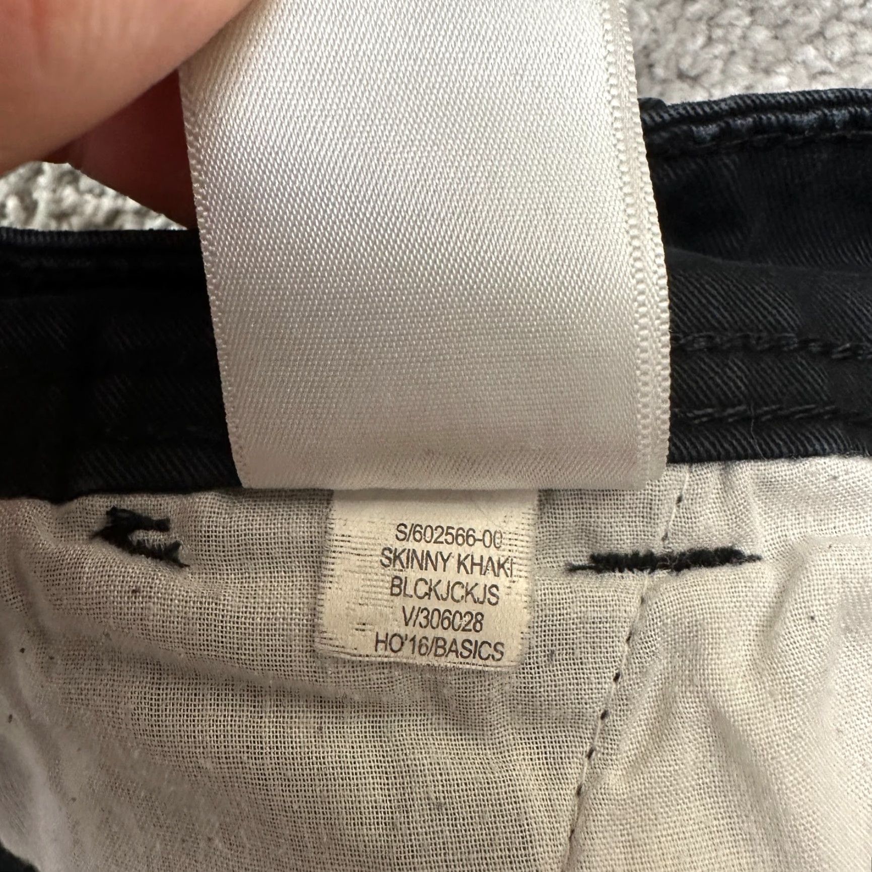 Old Navy Old Navy Pants Womens 18 Black Khaki Chino Skinny Mid Rise Casual Workwear 41x28 Size 40" / US 18 - 7 Thumbnail