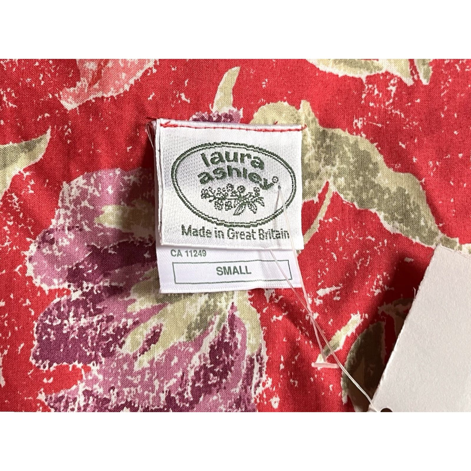 Laura Ashley VINTAGE Laura Ashley Floral Romper Jumpsuit Women's Small Pink 90s Size 28" / US 6 / IT 42 - 6 Thumbnail