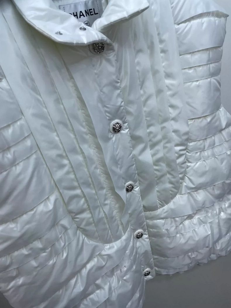 Chanel Chanel Snow series popular cake cotton vest 2504-Nextarrow Size XXS / US 00 / IT 34 - 5 Thumbnail