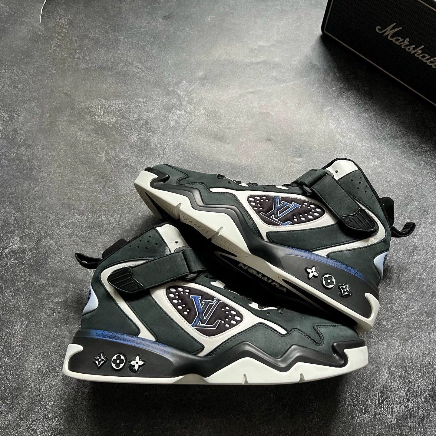 Louis Vuitton Louis Vuitton Training Blue Lowtop Sneakers 41 Men Size US 8.5 / EU 41-42 - 1 Thumbnail