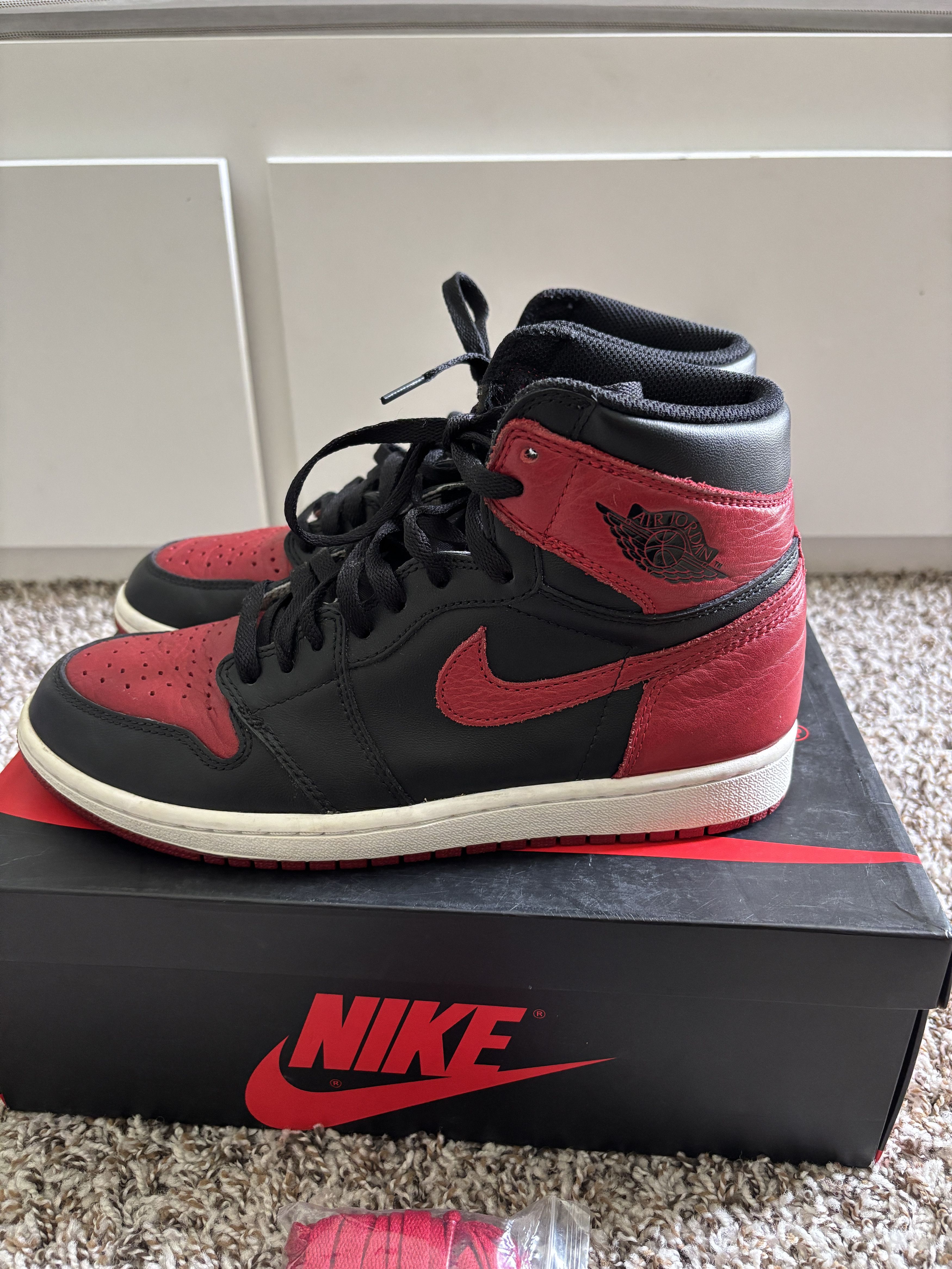 Nike Nike 2016 Air Jordan 1 Retro High OG 'Banned' 2016 Size 8 Size US 8 / EU 41 - 7 Thumbnail