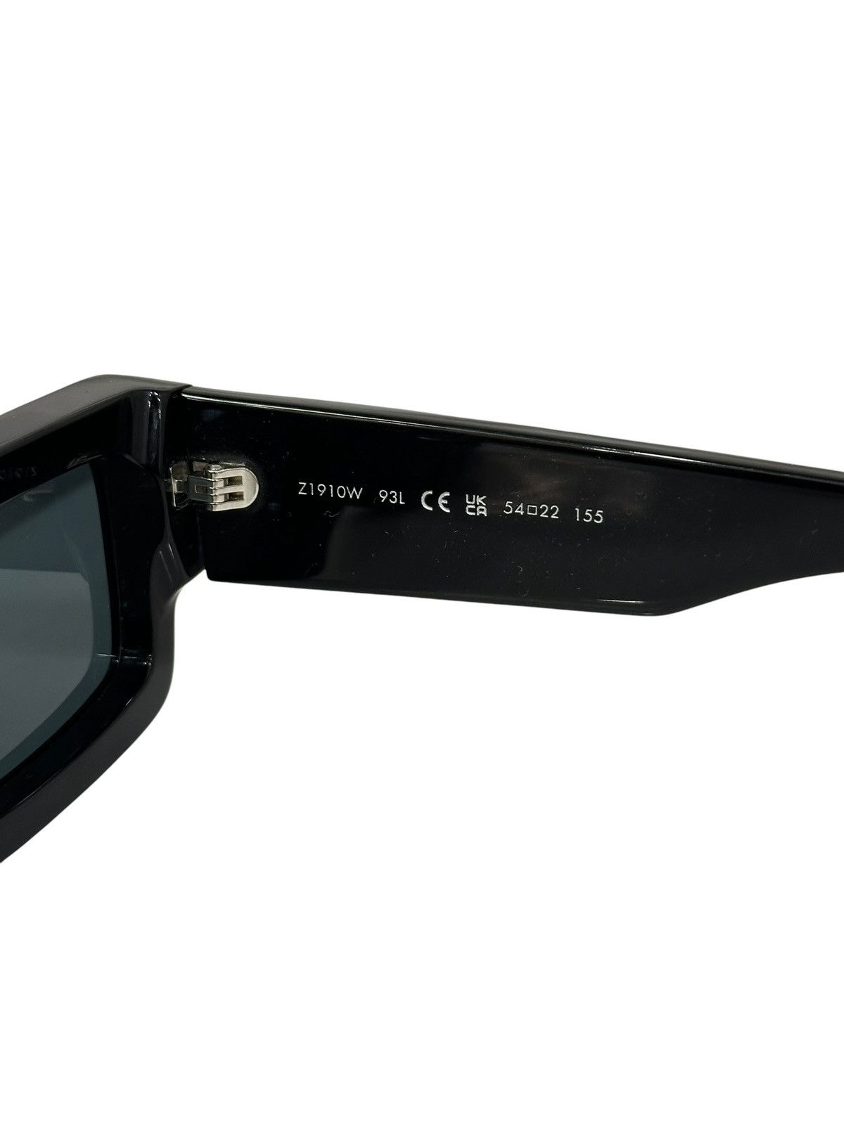 Louis Vuitton LV Clash Low Square Sunglasses Z1910W Size ONE SIZE - 8 Thumbnail