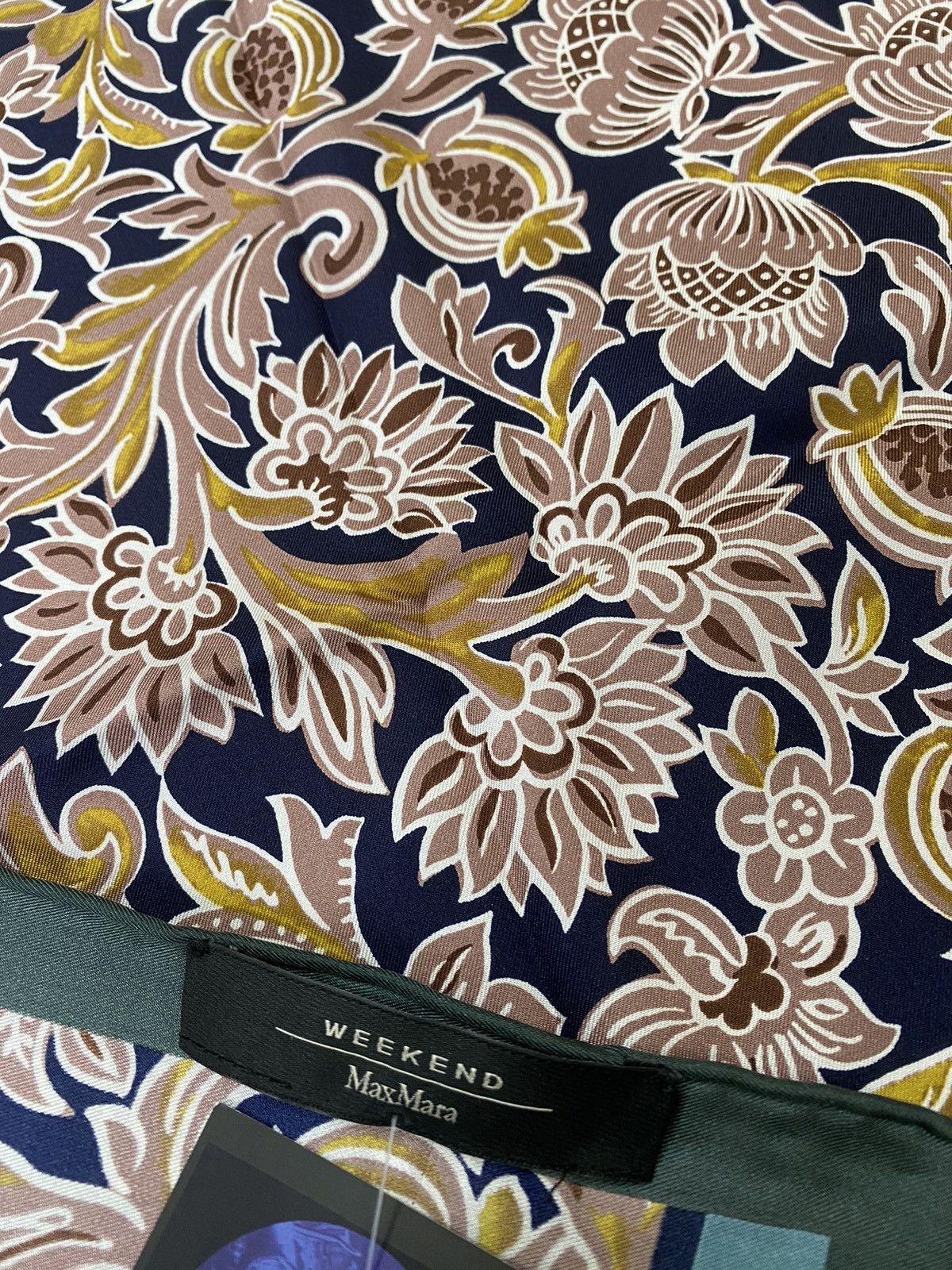 Vintage × Weekend Max Mara Vintage Weekend Max Mara Scarf Size ONE SIZE - 6 Thumbnail