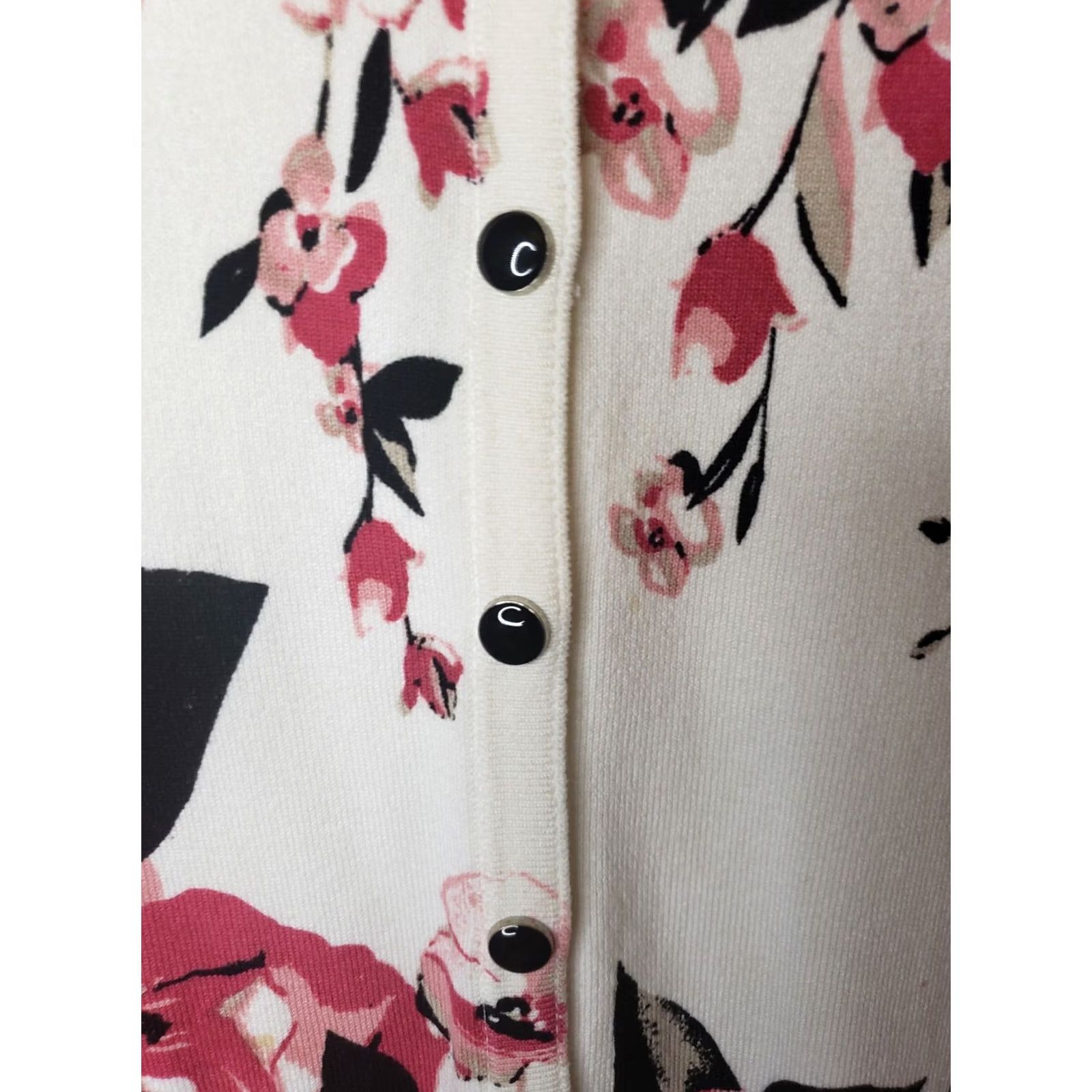 White House Black Market White House Black Market Blouse Women’s S Floral Knit V-Neck Button Long Sleeve Pink Black White Parfait Spring & Summer Casual Womens Size S / US 4 / IT 40 - 5 Thumbnail
