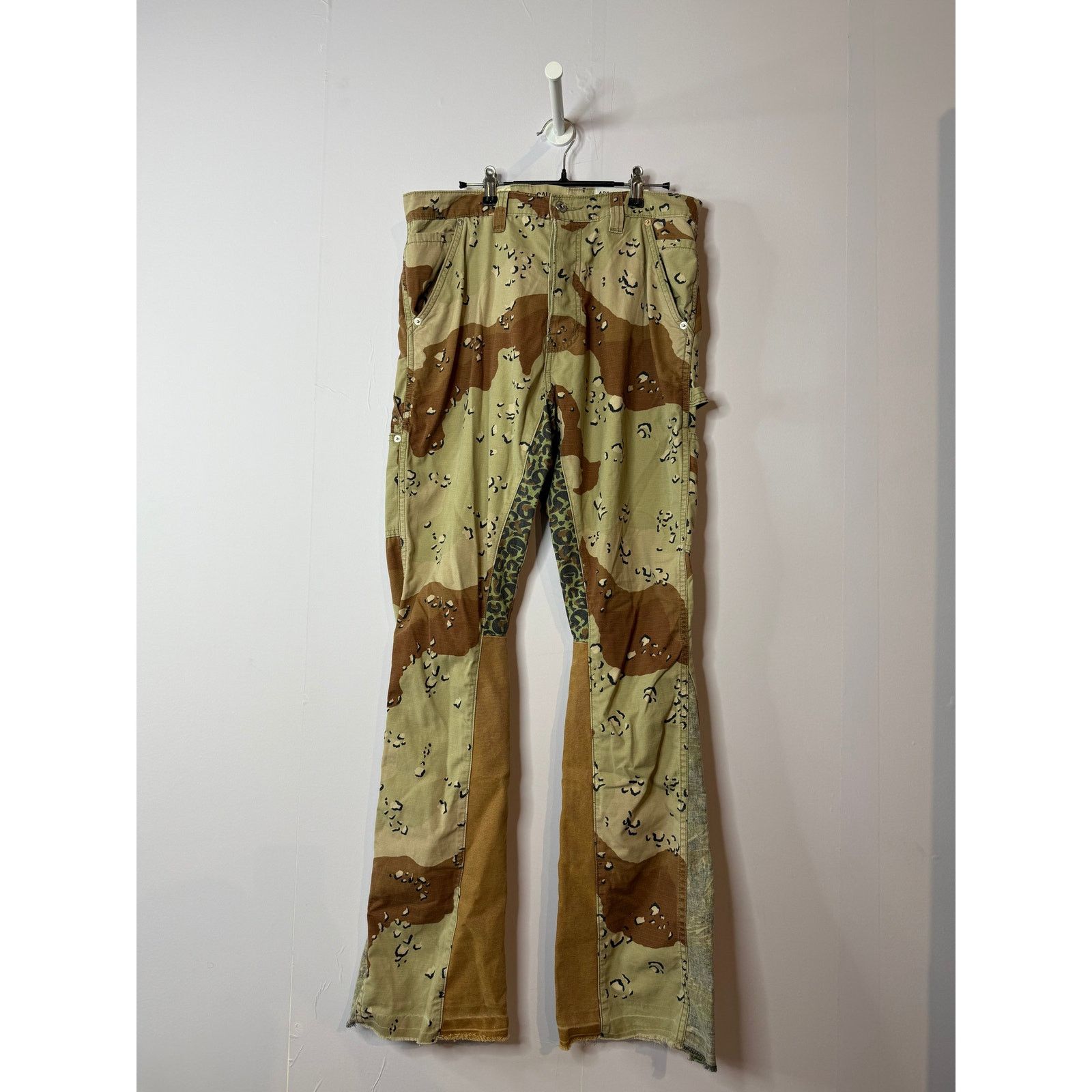 Gallery Dept. Gallery Dept Dessert Camo Flared Jeans Size US 32 / EU 48 - 1 Thumbnail