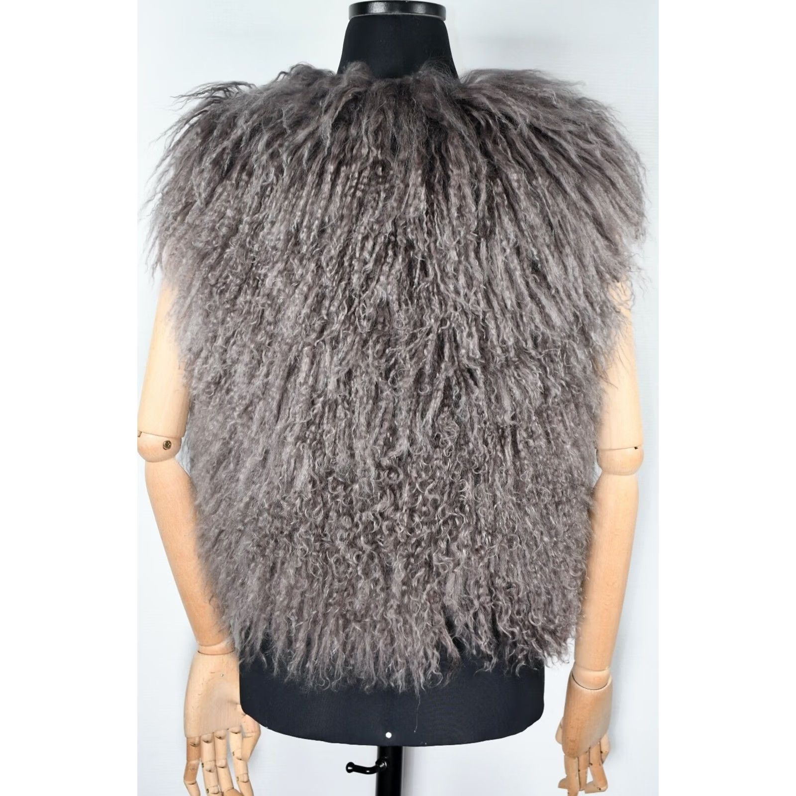 Vintage TINA WODSTRUP DENMARK 100% LAMB FUR WOMEN'S XL VEST Gray 50 cm Chest/19.69 in Length 21.65 in Back Casual Fall Spring Summer Winter 100% GENUINE Size XL / US 12-14 / IT 48-50 - 4 Thumbnail