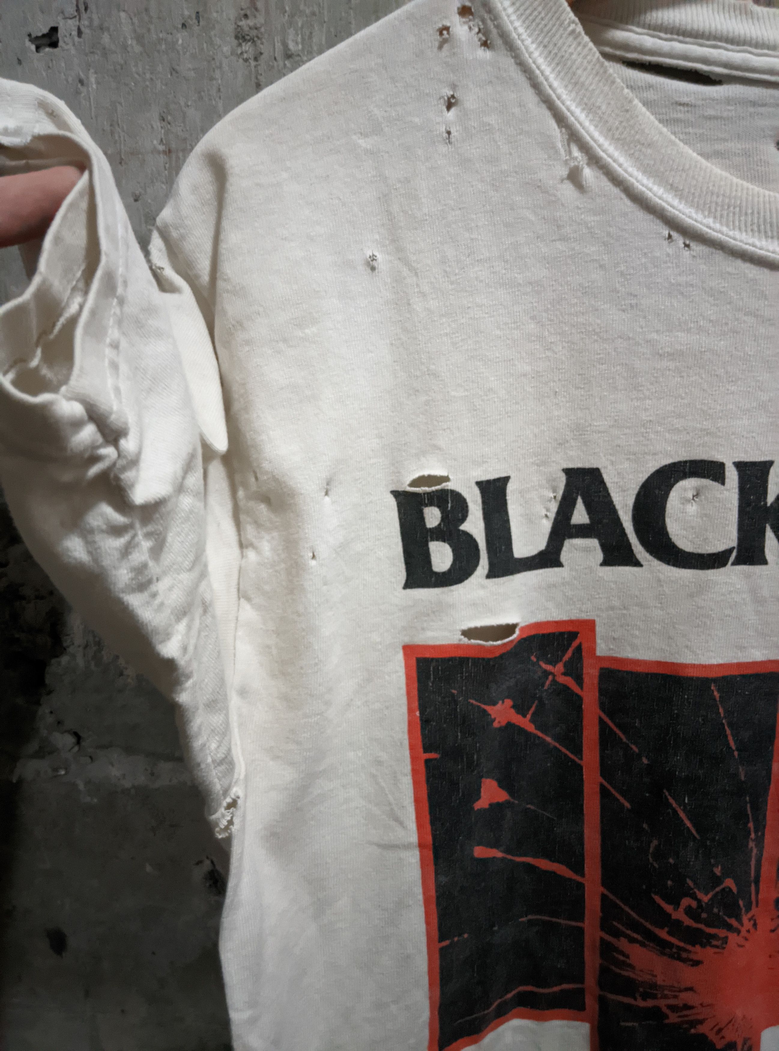 Band Tees Vintage 2000s very thrashed black flag damaged t shirt Size US S / EU 44-46 / 1 - 5 Thumbnail