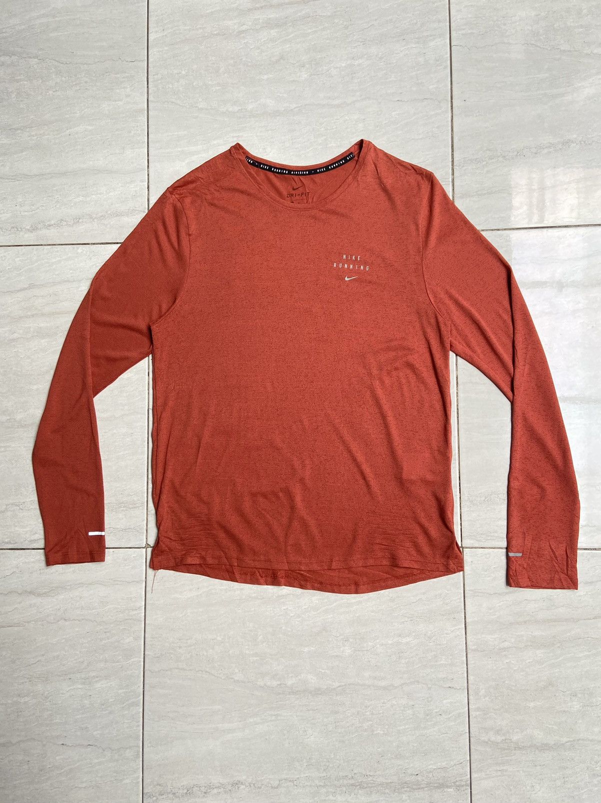 NIKE DRI-FIT Long Sleeve T-shirt