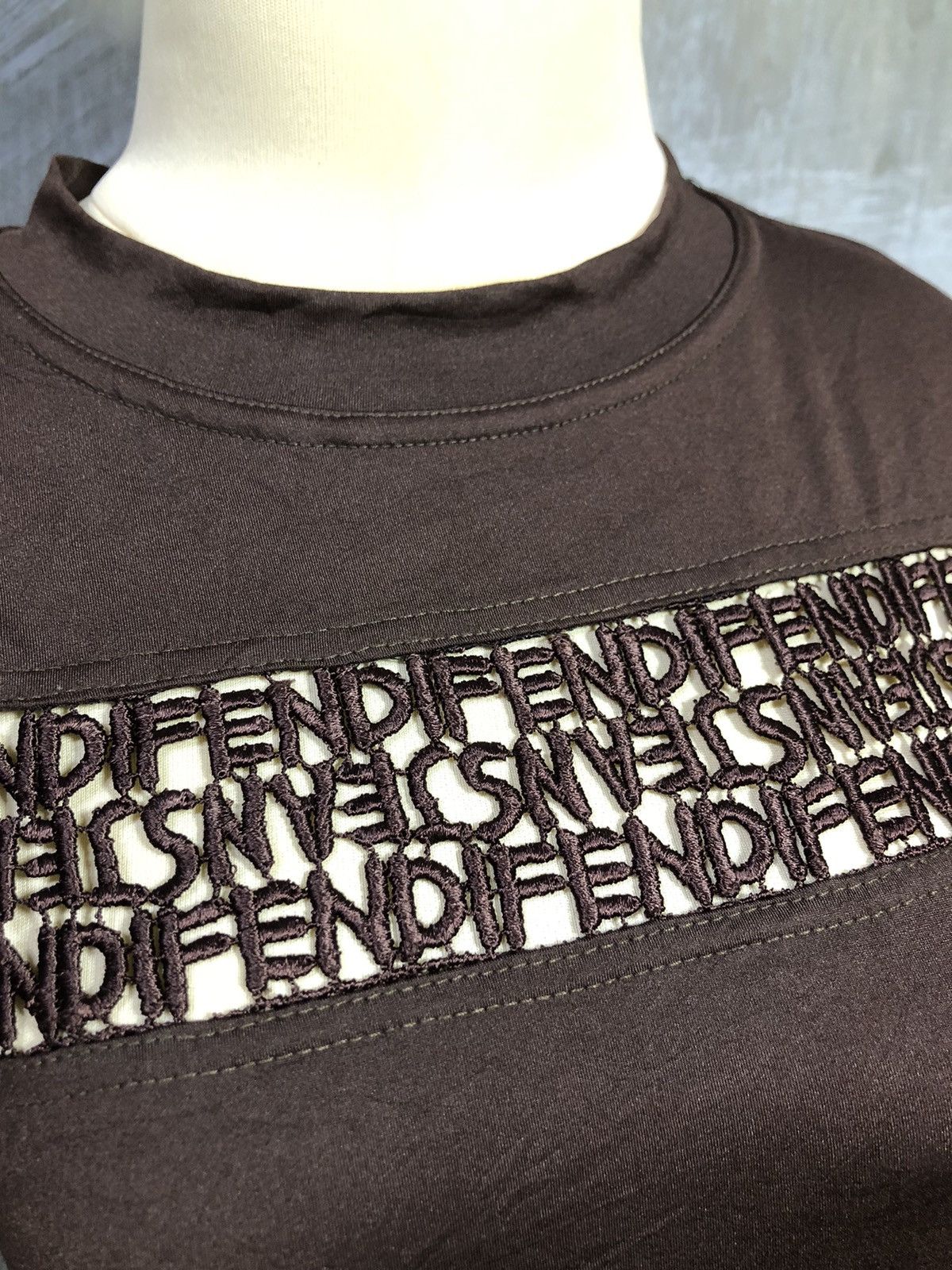 Designer × Fendi Authentic Fendi Tshirt Size XS / US 0-2 / IT 36-38 - 3 Thumbnail