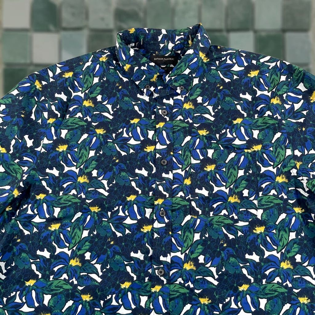 Banana Republic Banana Republic Hawaiian Shirt Men XL Multi Floral Slim Fit Short Sleeve Size US XL / EU 56 / 4 - 1 Thumbnail