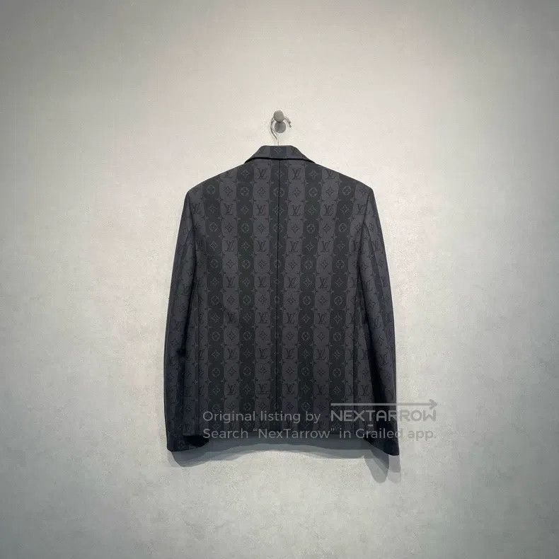 Louis Vuitton Louis Vuitton Full logo printed single-row suit jacket Size US S / EU 44-46 / 1 - 2 Thumbnail