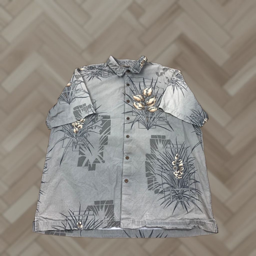 Quiksilver Quiksilver Button-Down Gray Floral XL Short Sleeve Casual Men Shirt Mens Size US 36 / EU 52 - 1 Thumbnail
