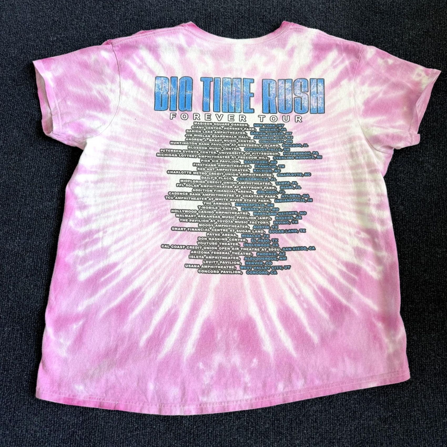 Gildan Big Time Rush Shirt Womens XL Pink Forever Tour 2022 Graphic Band Tee T-Shirt Size XL / US 12-14 / IT 48-50 - 3 Thumbnail