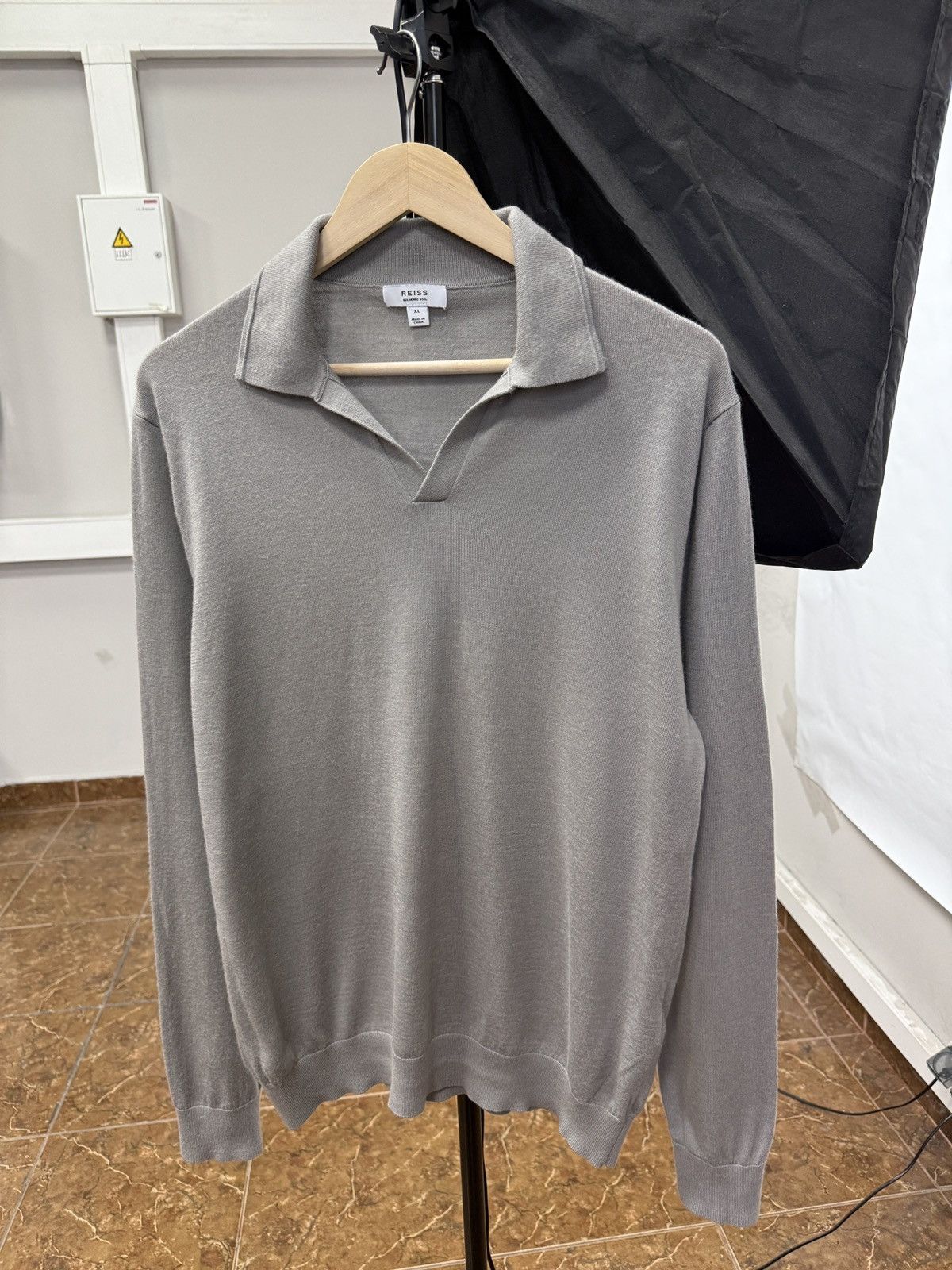Reiss 🇬🇧 Reiss Luxury 100% Merino Wool Sweater Polo Long Sleeve Size US XL / EU 56 / 4 - 1 Thumbnail