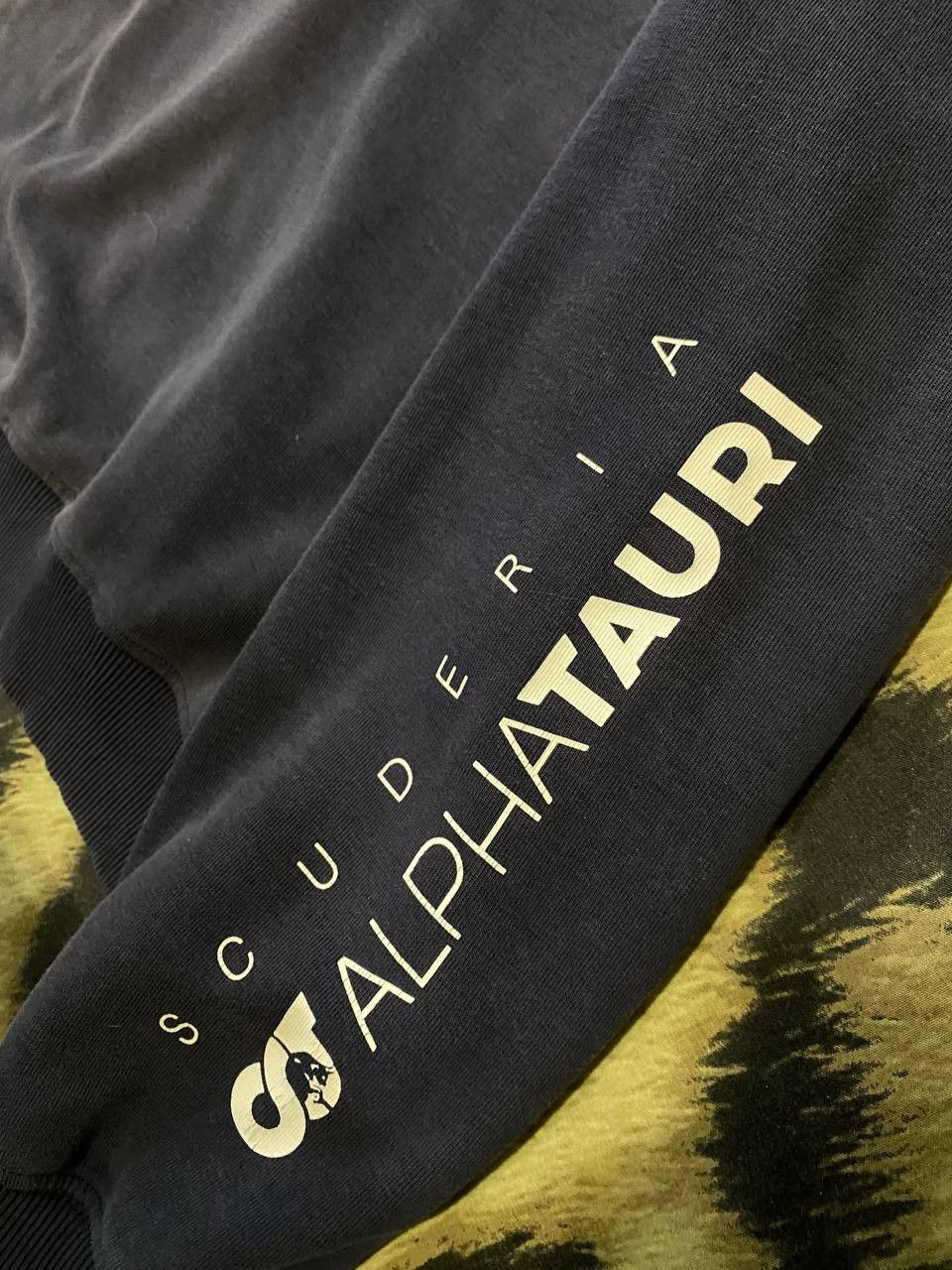 Vintage Scuderia Alphatauri Honda Team Racing Hoodie Size XL Size US XL / EU 56 / 4 - 8 Thumbnail