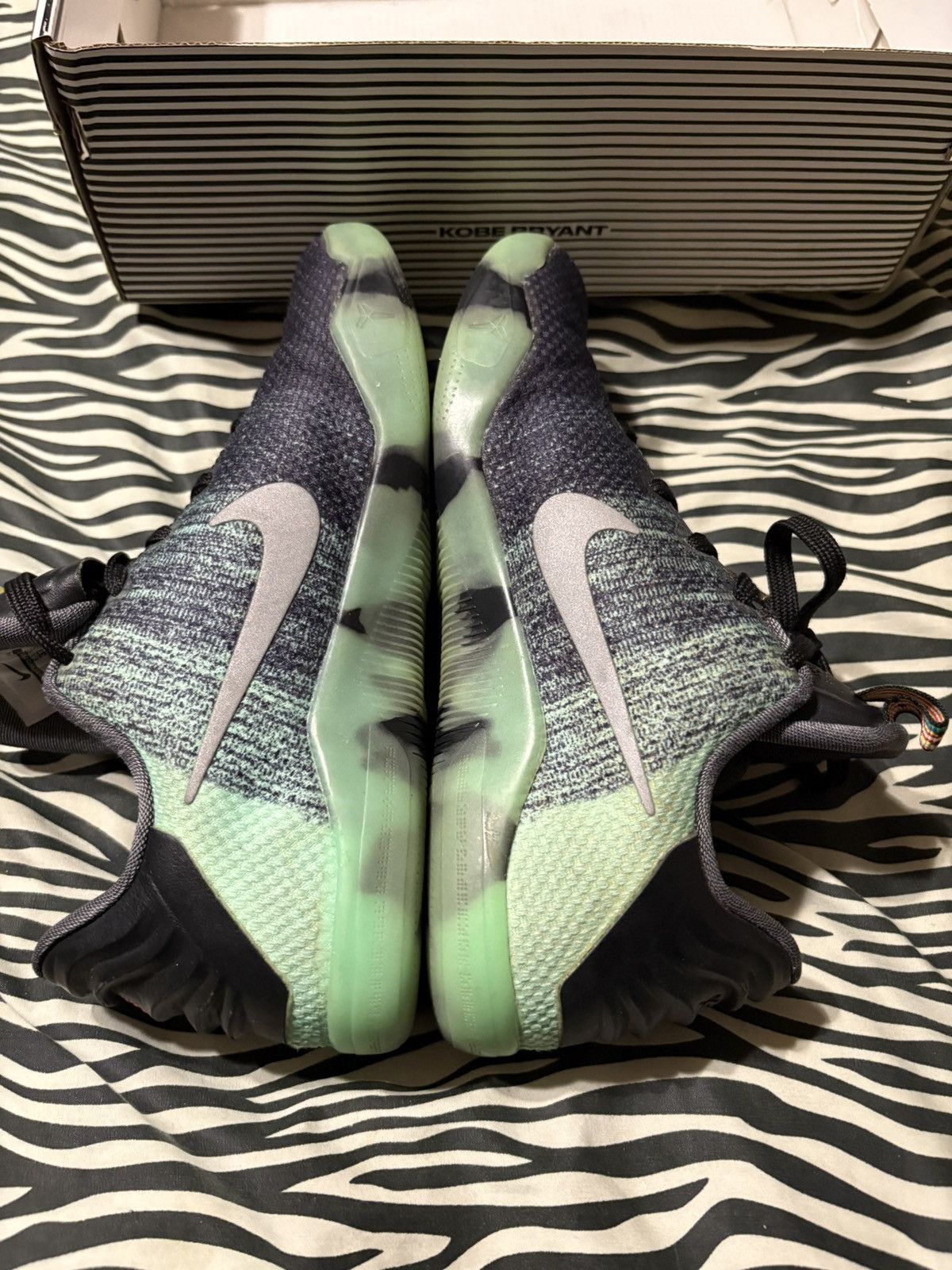 Nike KOBE XI 11 All-Star Northern Lights OG BOX Size US 5 / EU 37 - 4 Thumbnail