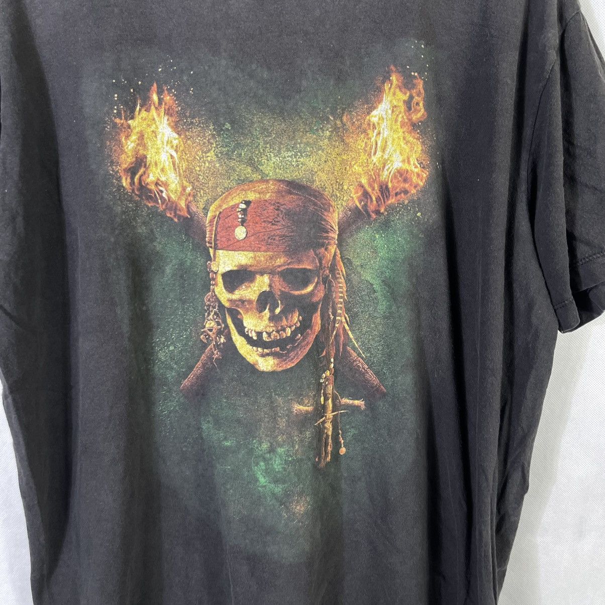 Vintage Vintage 00s Pirates Of The Carribean Dead Man Chest Tee Size US XL / EU 56 / 4 - 6 Thumbnail