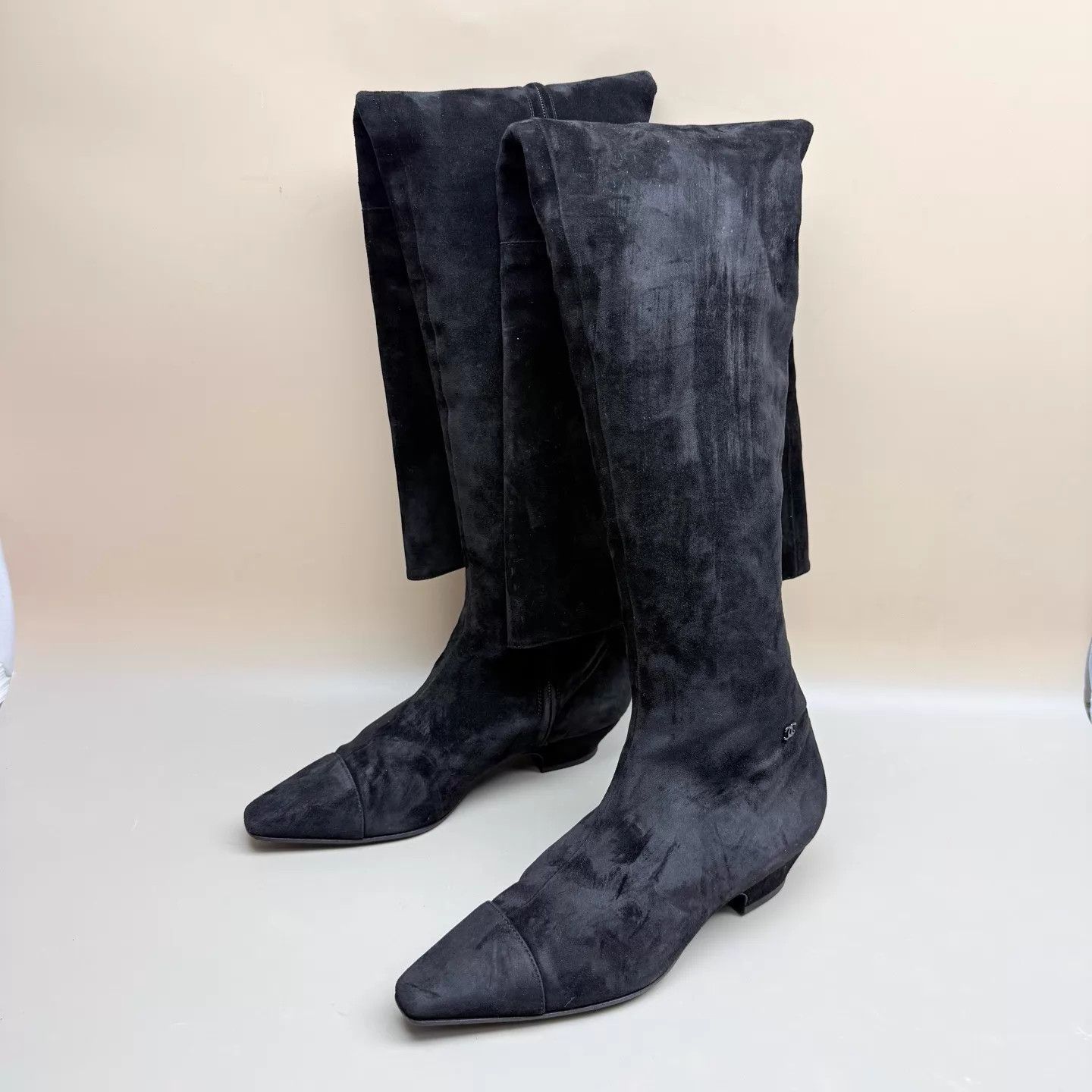 Chanel CHANEL Black Suede Knee-High CC Boots 36 99 New Size US 5.5 / IT 35.5 - 1 Thumbnail