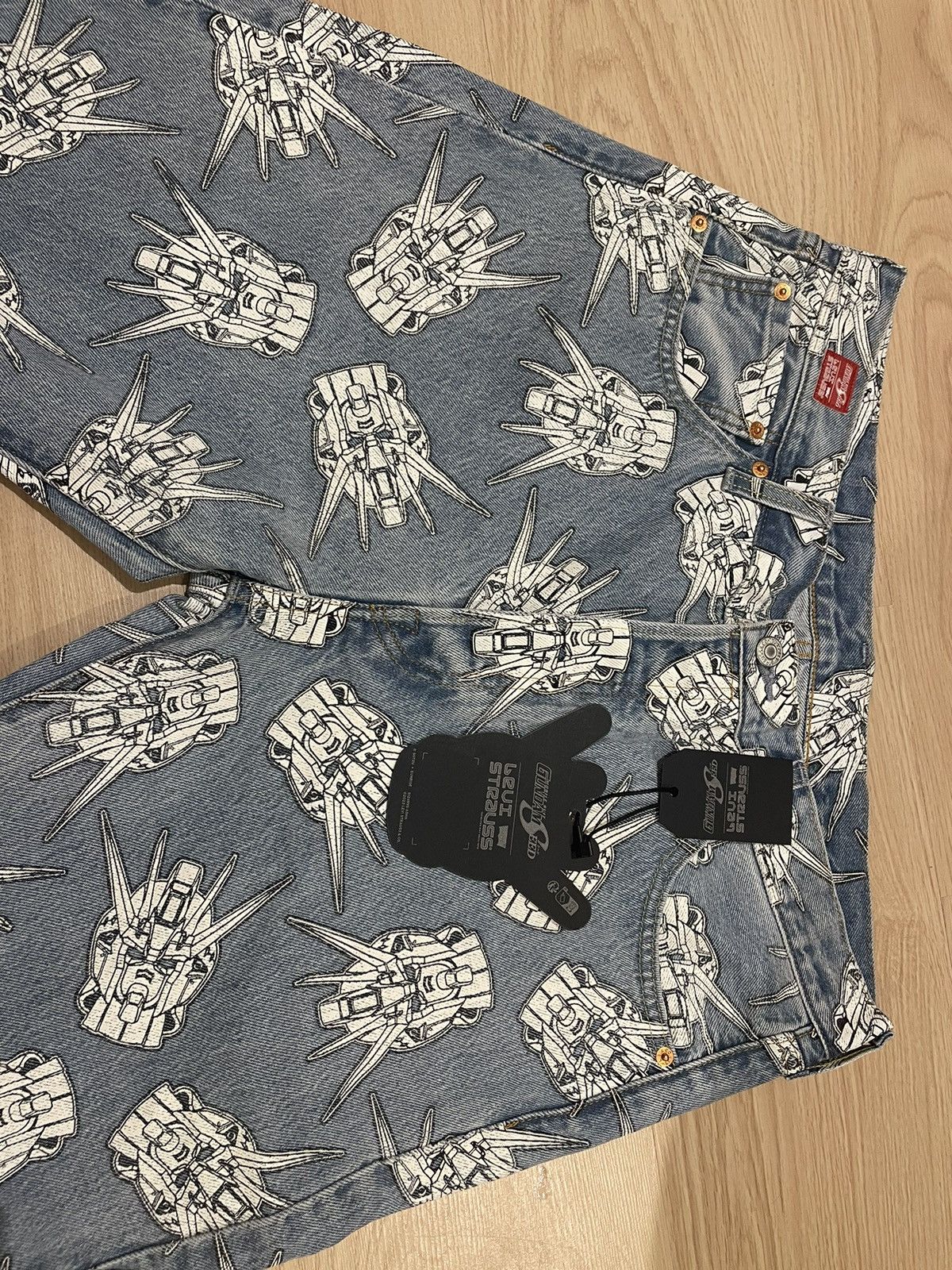 Levi's Levis vs Gundam Full Prints Jeans new with tag Size US 34 / EU 50 - 6 Thumbnail