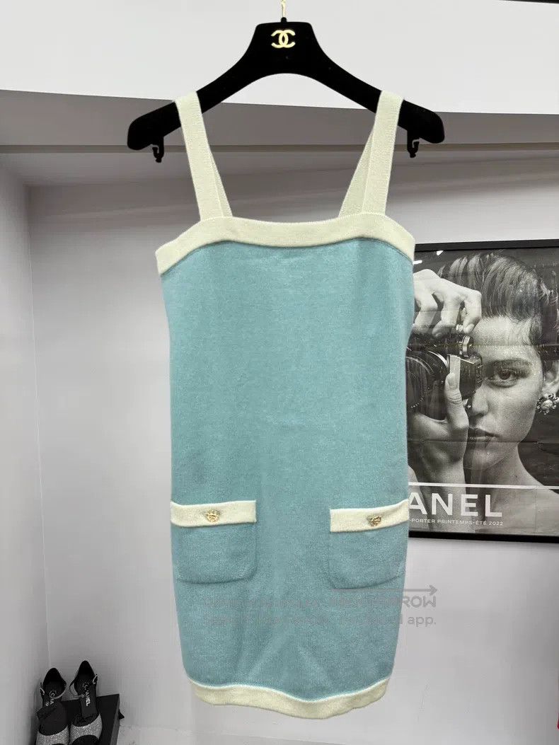 Chanel Chanel 25A blue suspender cashmere dress Size XXS / US 00 / IT 34 - 1 Thumbnail