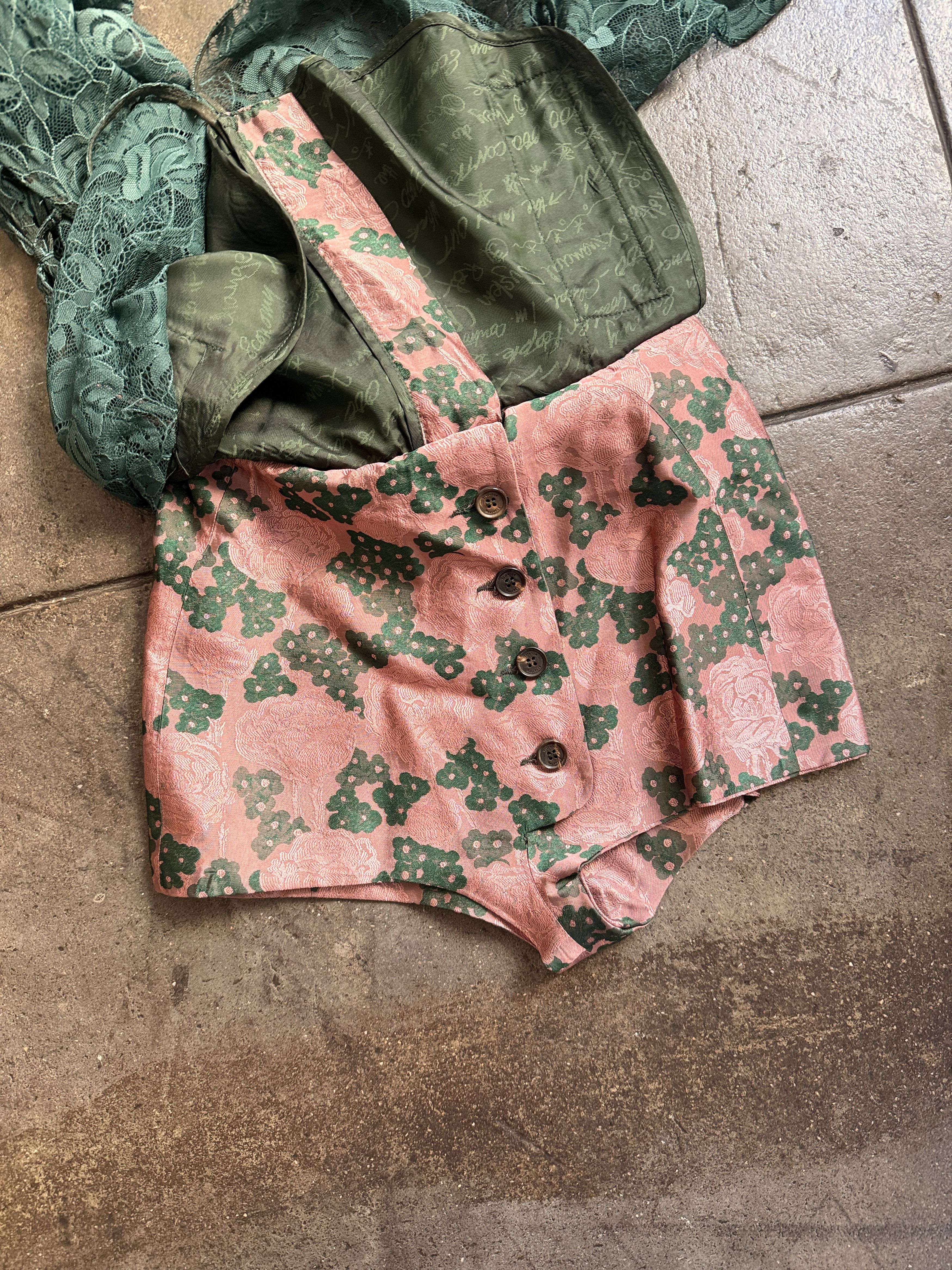 Vivienne Westwood 2019 Green Lace Pants w/ Oriental Pink Strcutured underwear Size 26" / US 2 / IT 38 - 12 Thumbnail