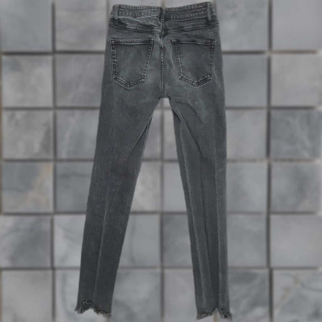 Vintage Wild Fable Jeans Women Size 0 Gray Distressed Skinny Mid Rise 5-Pocket Denim Charcoal Wash Casual Womens Jeans Size 25" / US 0 / IT 36 - 1 Thumbnail