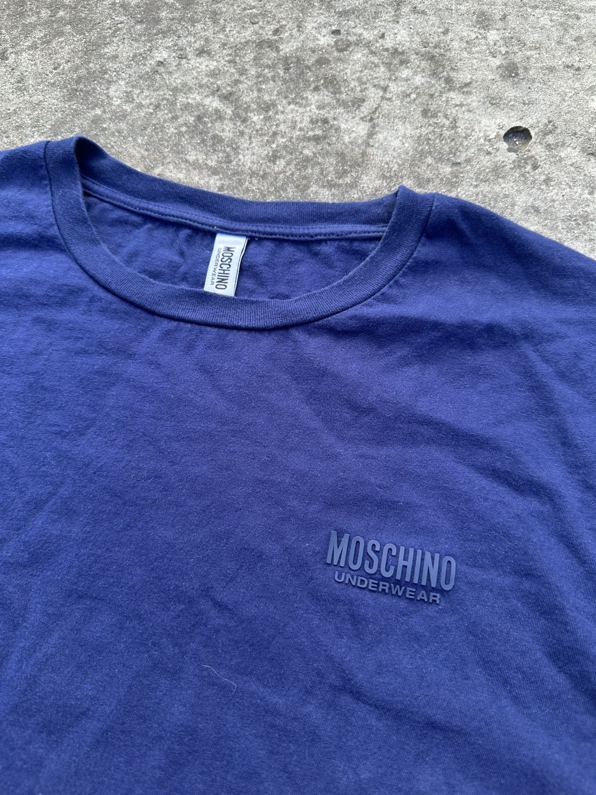 Designer Y2K Love Moschino Logo T-Shirt Streetwear Rare USA M Casual Size US M / EU 48-50 / 2 - 4 Thumbnail