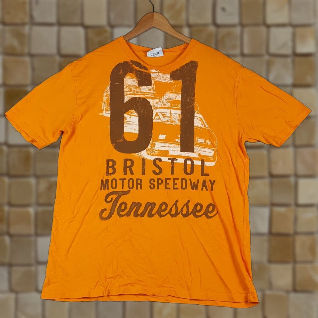 NASCAR Vintage Bristol Motor Speedway NASCAR Racing T Shirt Men XL Orange 90s Car Race Y2K Retro Sports Size US XL / EU 56 / 4 - 1 Thumbnail