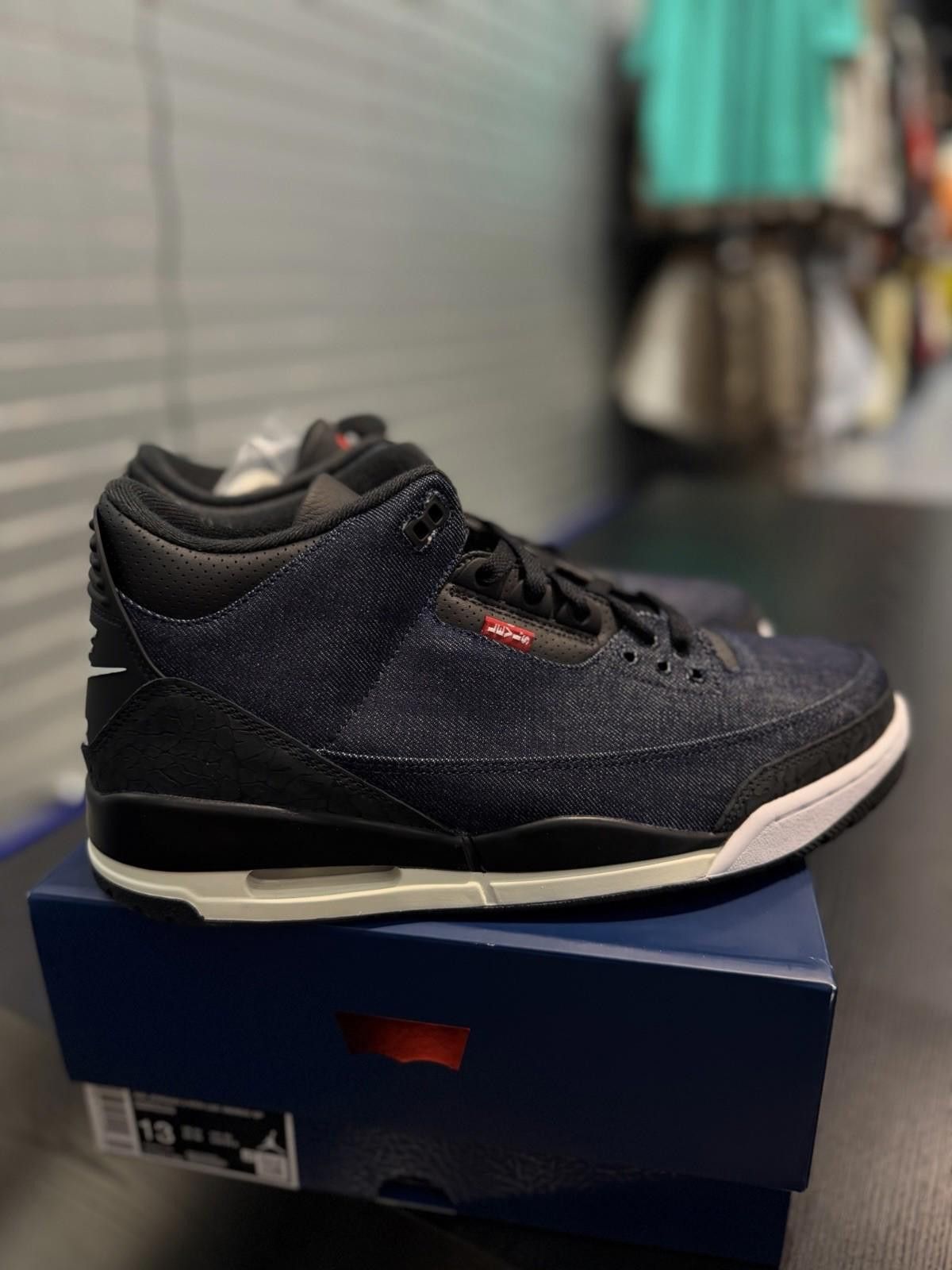 Jordan Brand Levi's x Air Jordan 3 Retro Men's Size 13 Indigo Denim NEW Size US 13 / EU 46 - 7 Thumbnail