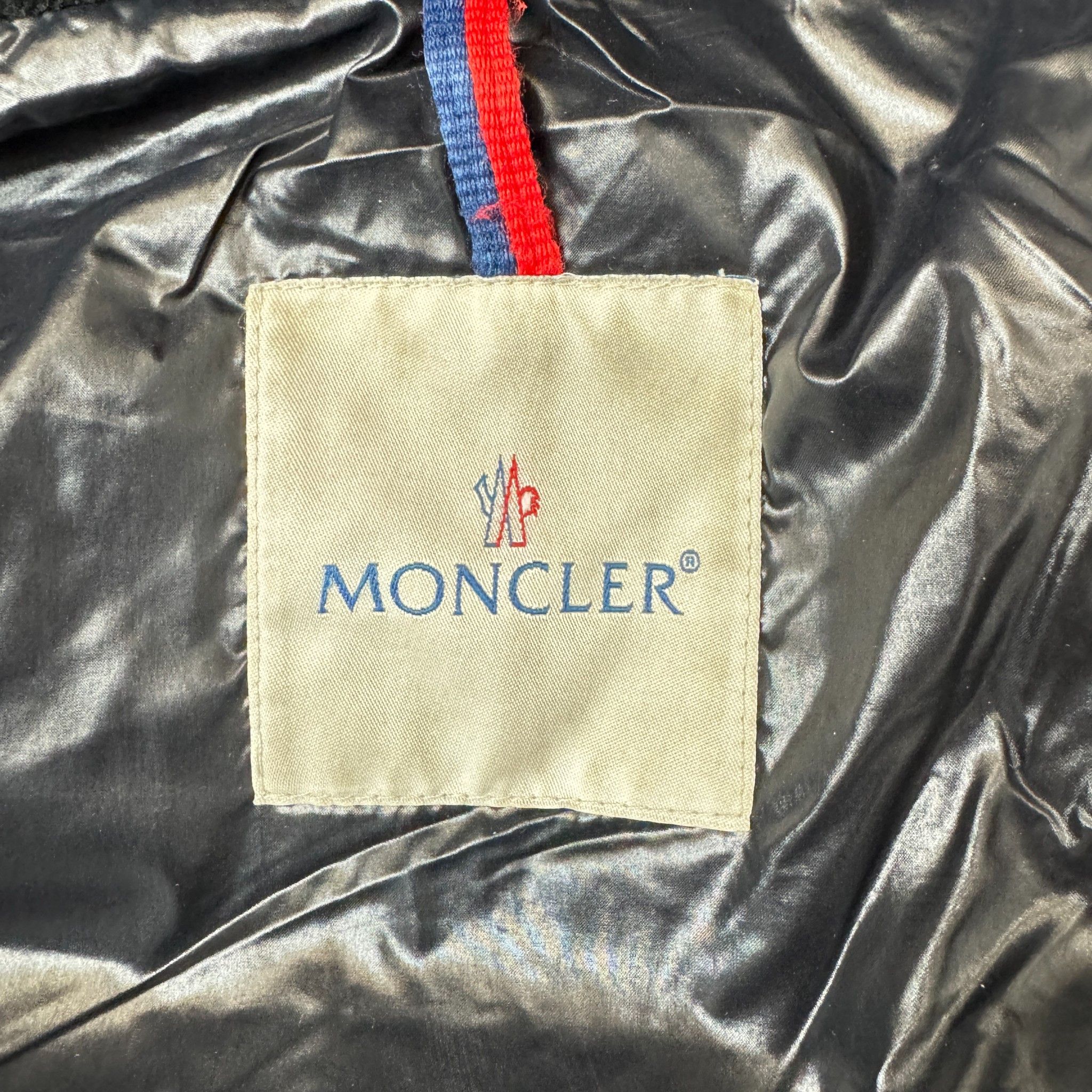 Moncler Badia Down Jacket Luxury & Warm Size S / US 4 / IT 40 - 14 Thumbnail