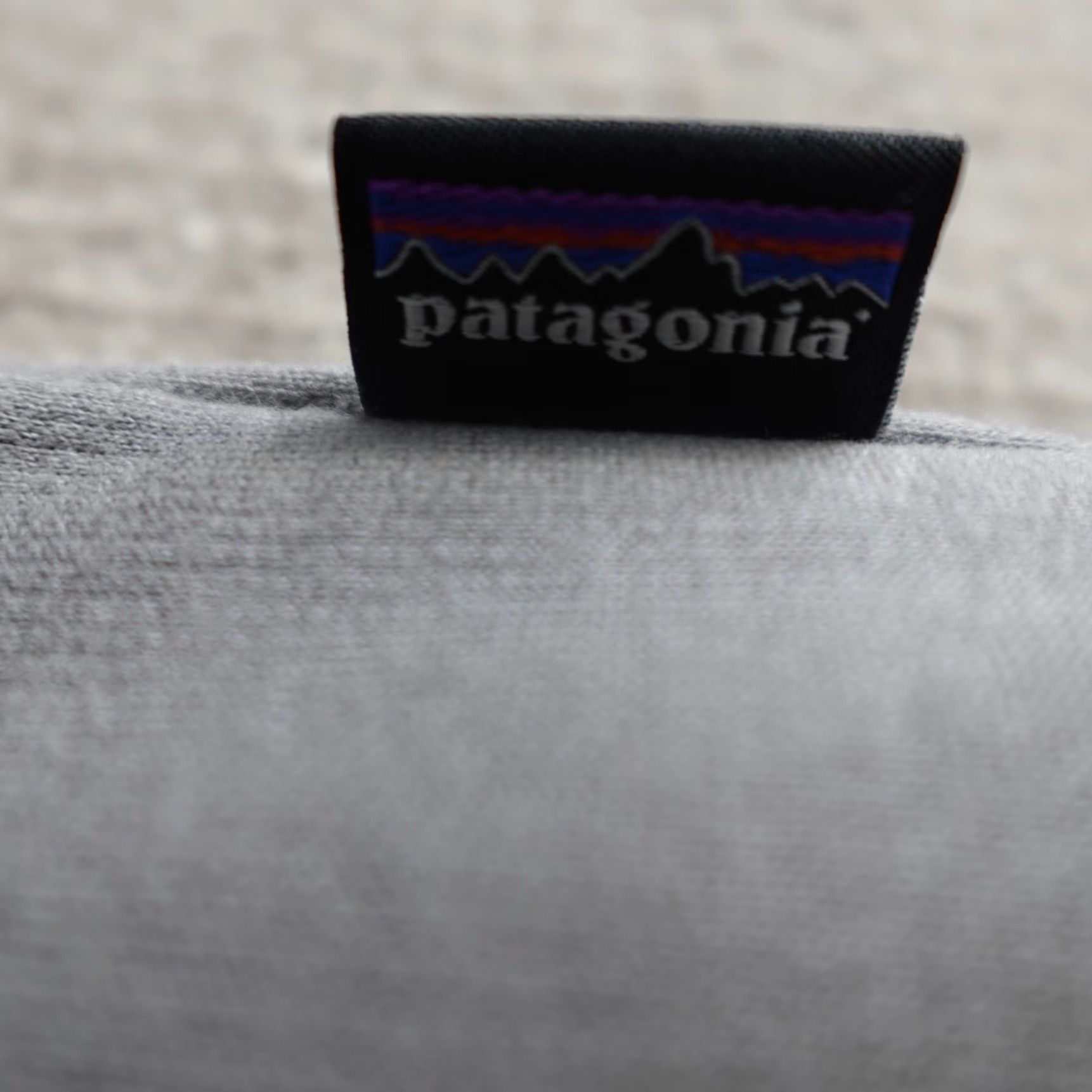 Patagonia Patagonia Sweatshirt Mens Small Gray Crew Neck Lightweight Graphic Print Fitz Roy Bison Pullover Size US S / EU 44-46 / 1 - 5 Thumbnail
