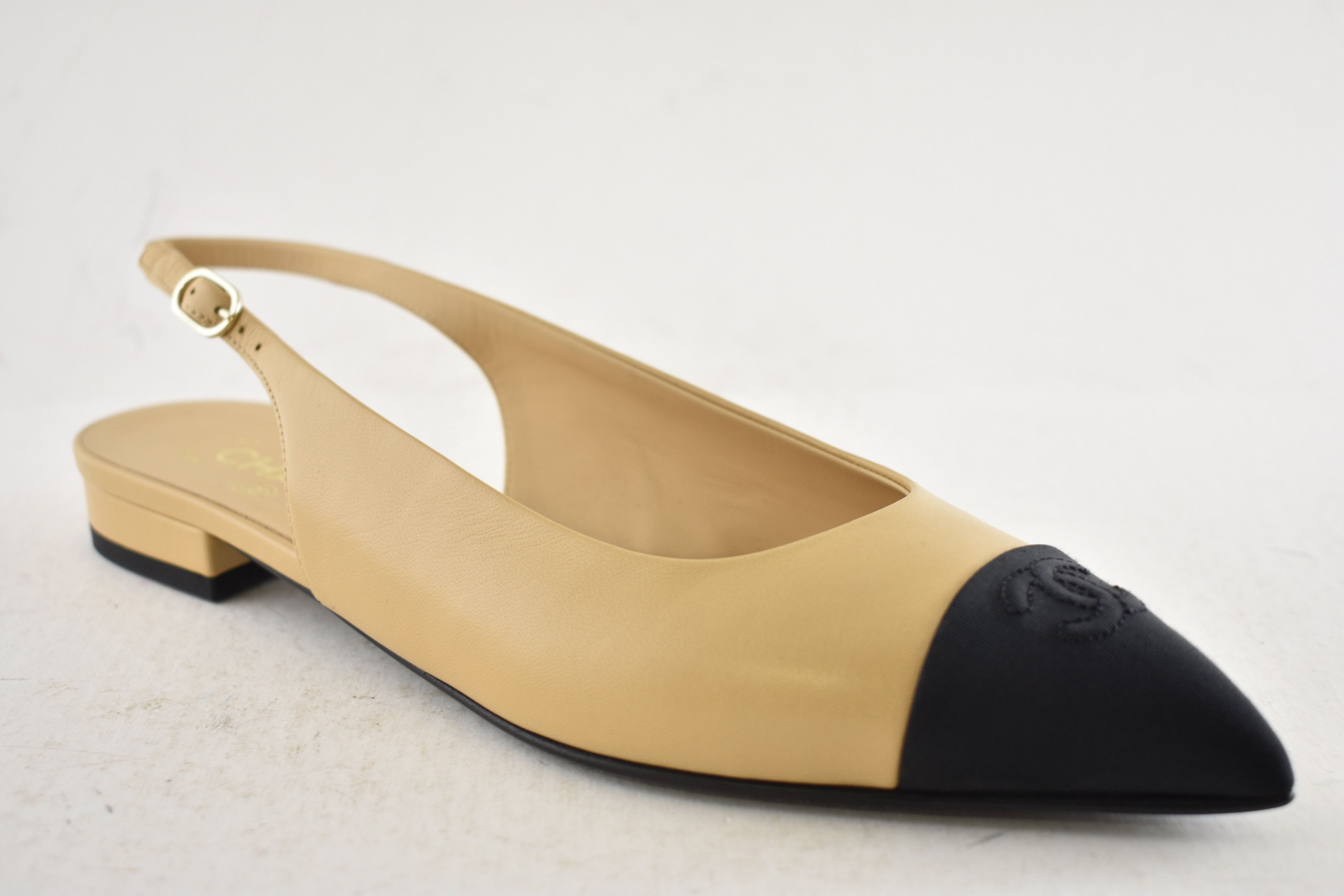 Chanel Chanel 24A Black CC Logo Slingback Pointed Ballet Flat 39 Size US 9 / IT 39 - 6 Thumbnail