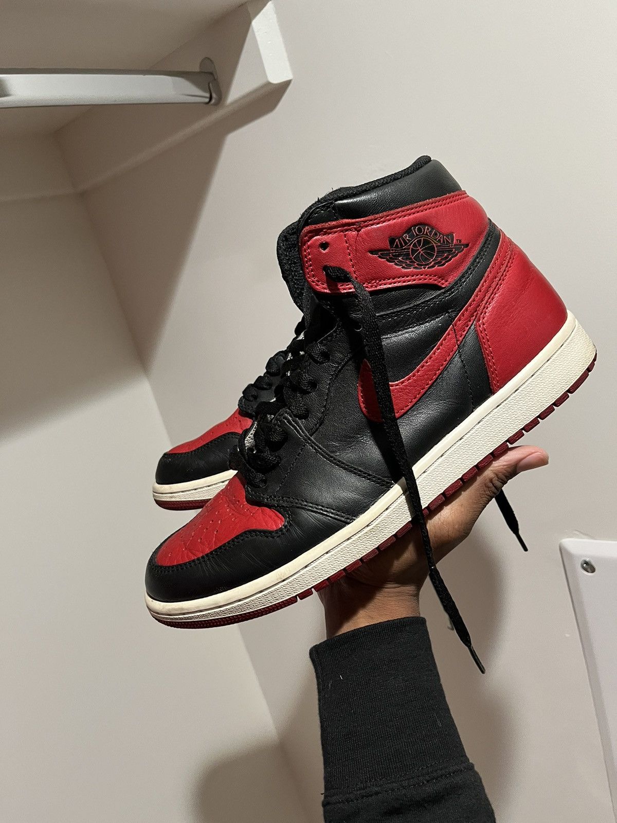 Jordan Brand Jordan 1 2016 Banned Bred Size US 10 / EU 43 - 1 Thumbnail