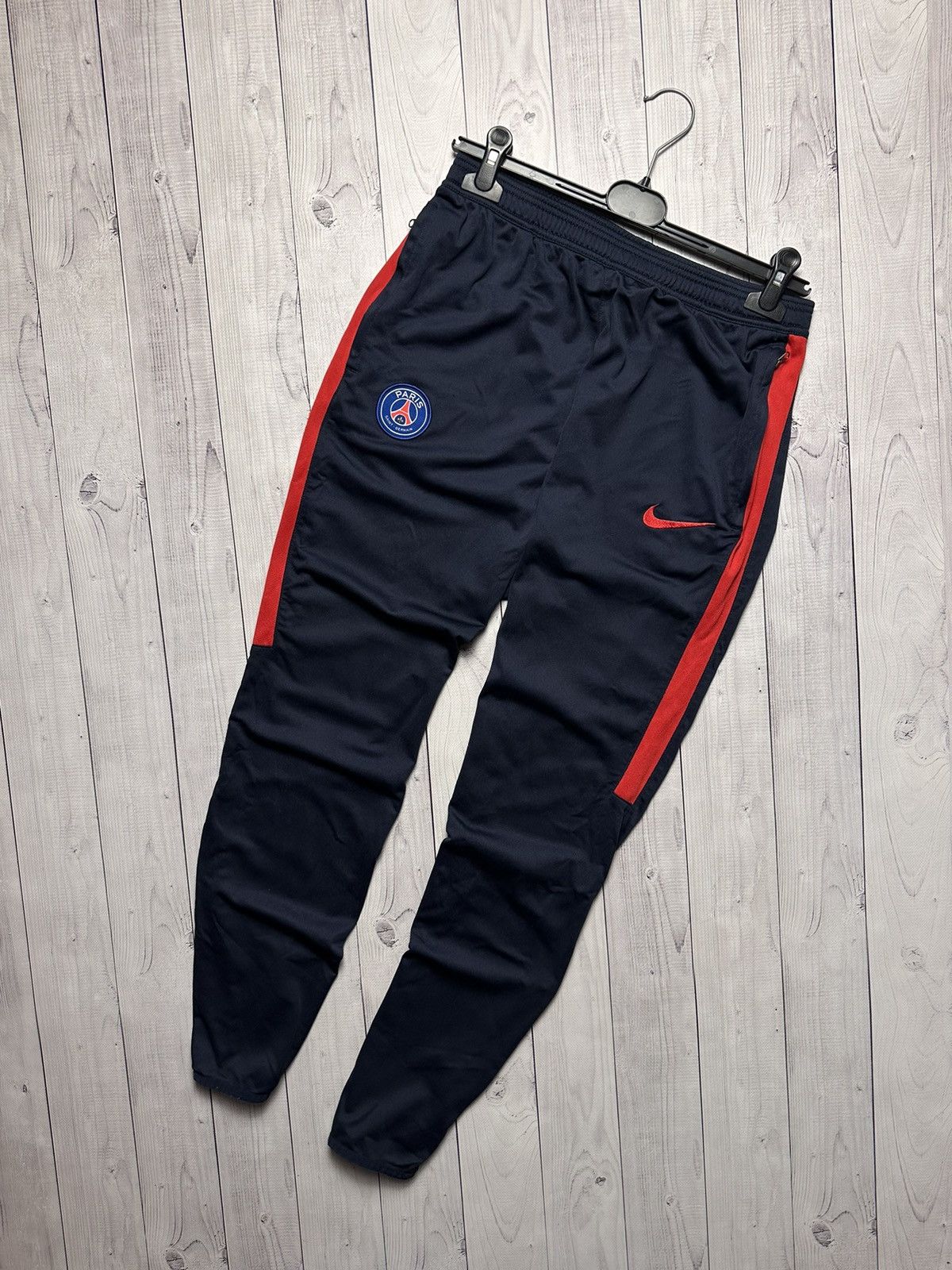 Nike × Vintage Vintage Nike PSG soccer joggers size L logo Size US 34 / EU 50 - 1 Thumbnail
