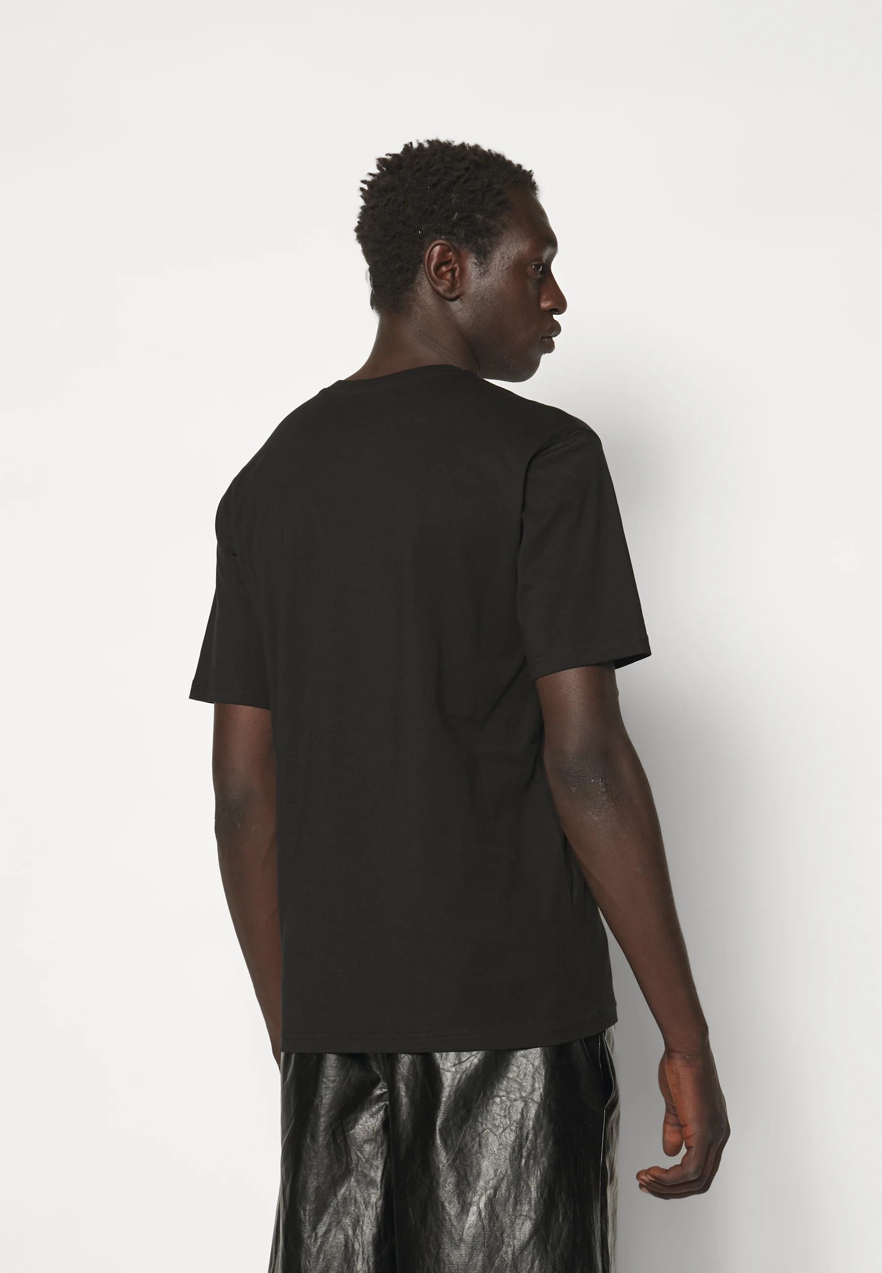 Moschino o1y0225 Logo T-Shirt in Black Size US S / EU 44-46 / 1 - 5 Thumbnail