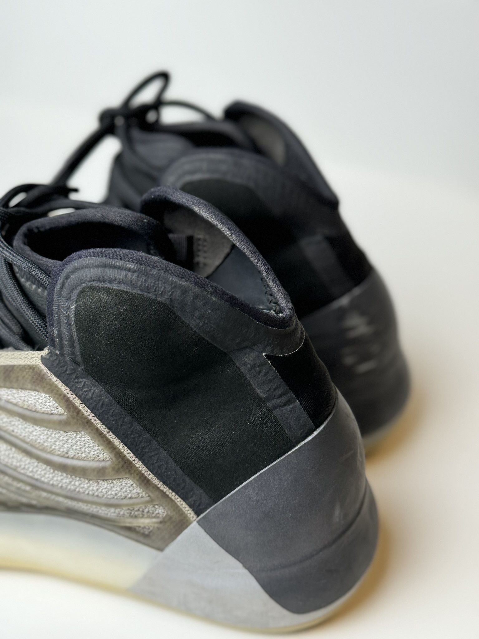 Adidas × Yeezy Adidas Yeezy Quantum Size US 11.5 / EU 44-45 - 5 Thumbnail