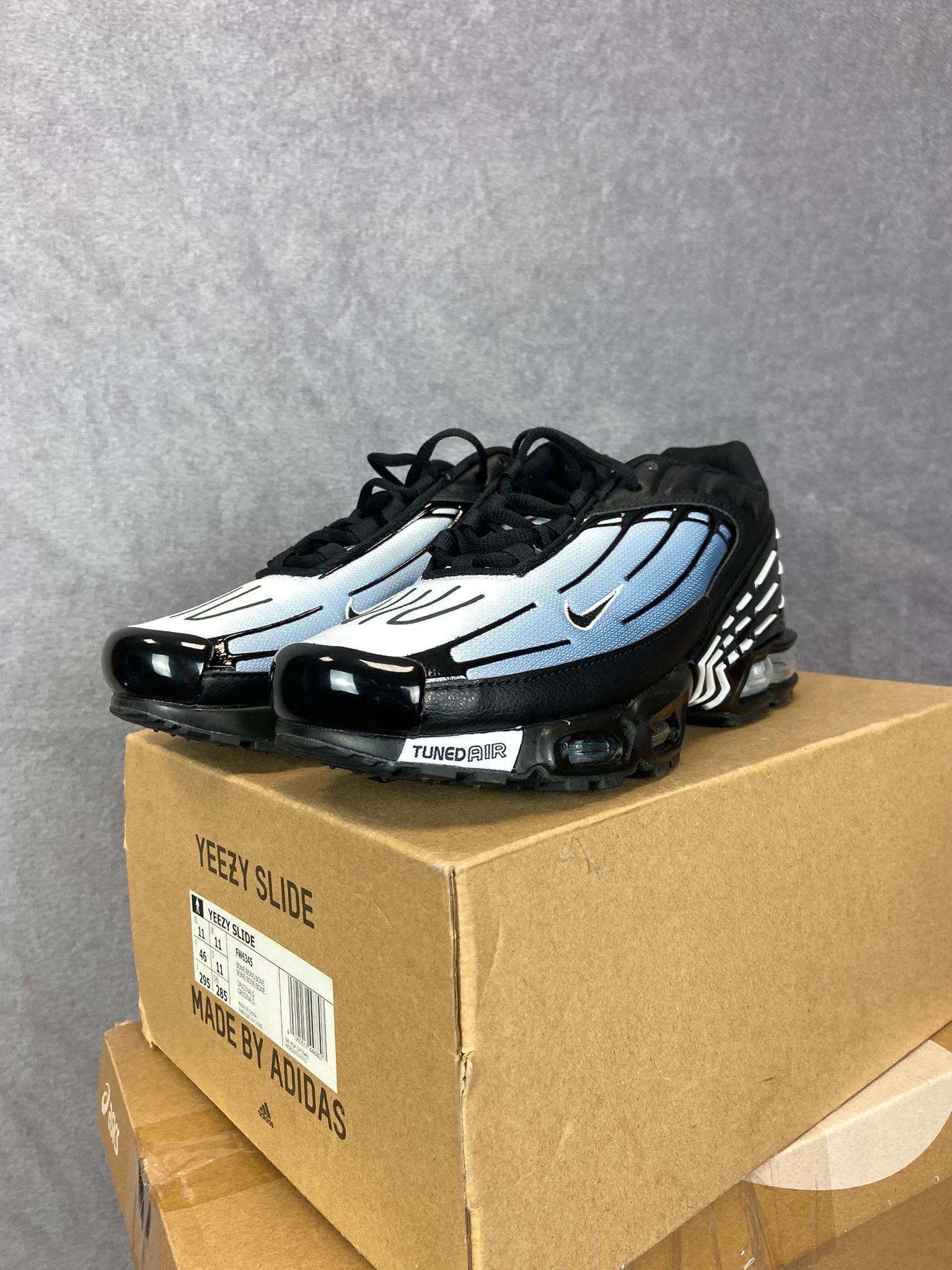 Nike Nike TN Air Max Plus White Sneakers Size 40 Size US 7 / EU 40 - 1 Thumbnail
