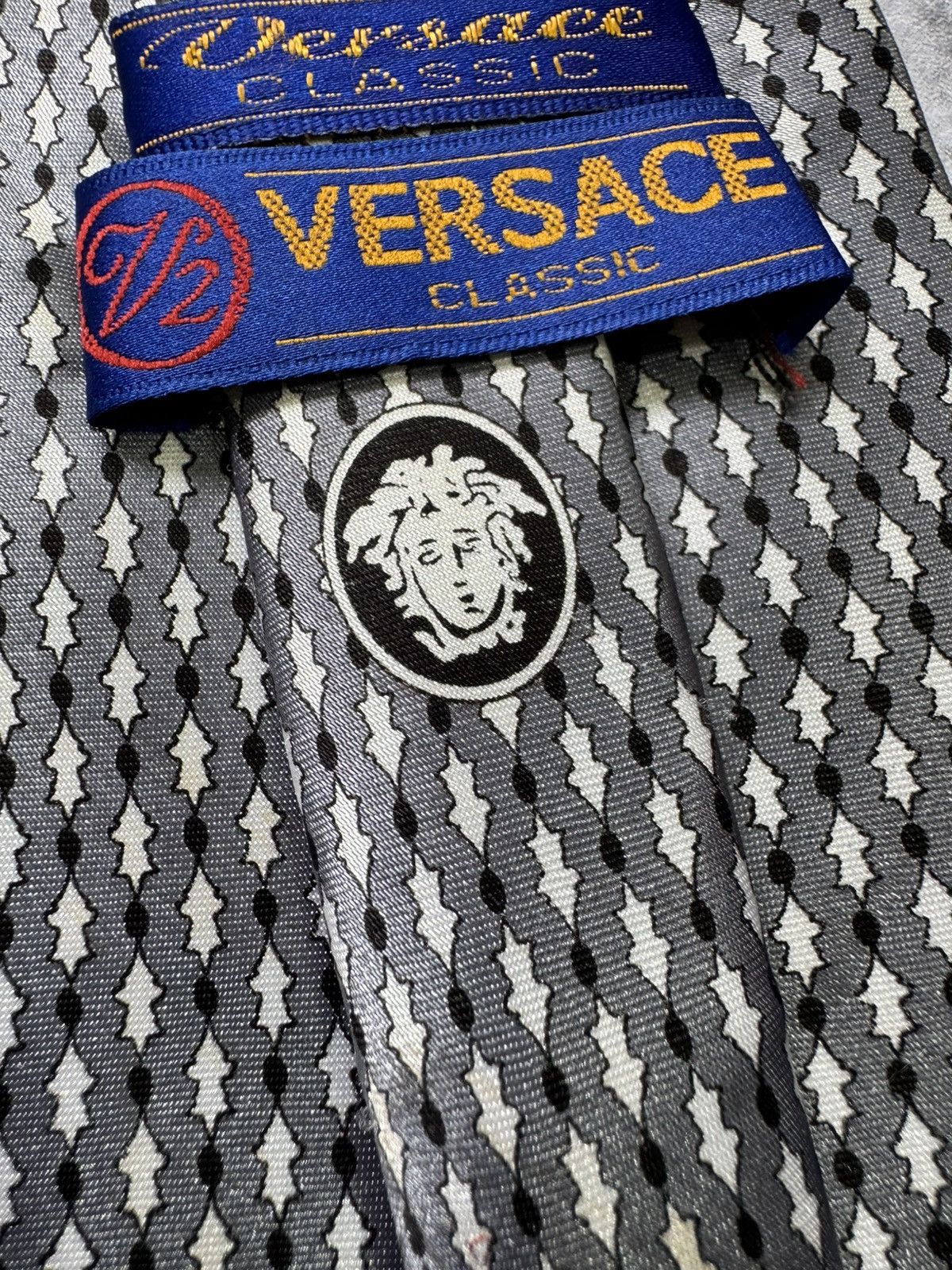 Versace × Versace Jeans Couture × Vintage Vintage Versace Classic V2 Silk Tie Size ONE SIZE - 3 Thumbnail