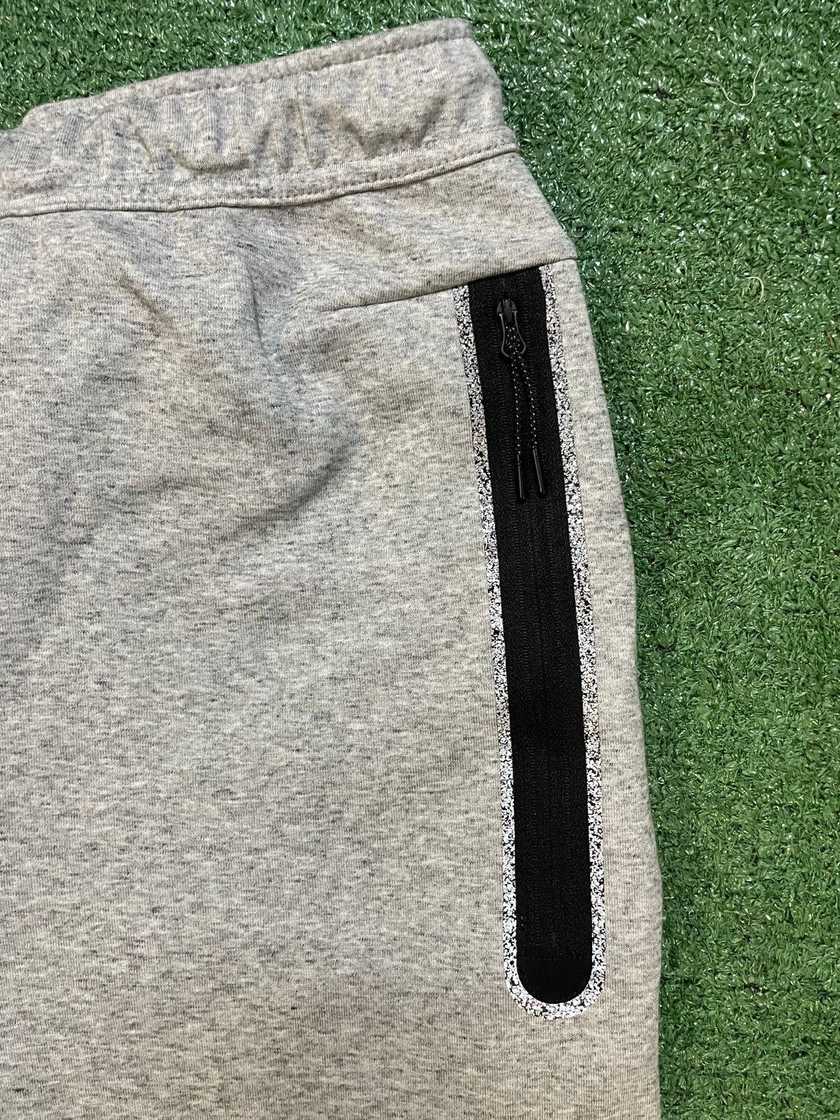 Nike Nike Sportswear Tech Fleece grey Revival Joggers Size US 30 / EU 46 - 4 Thumbnail