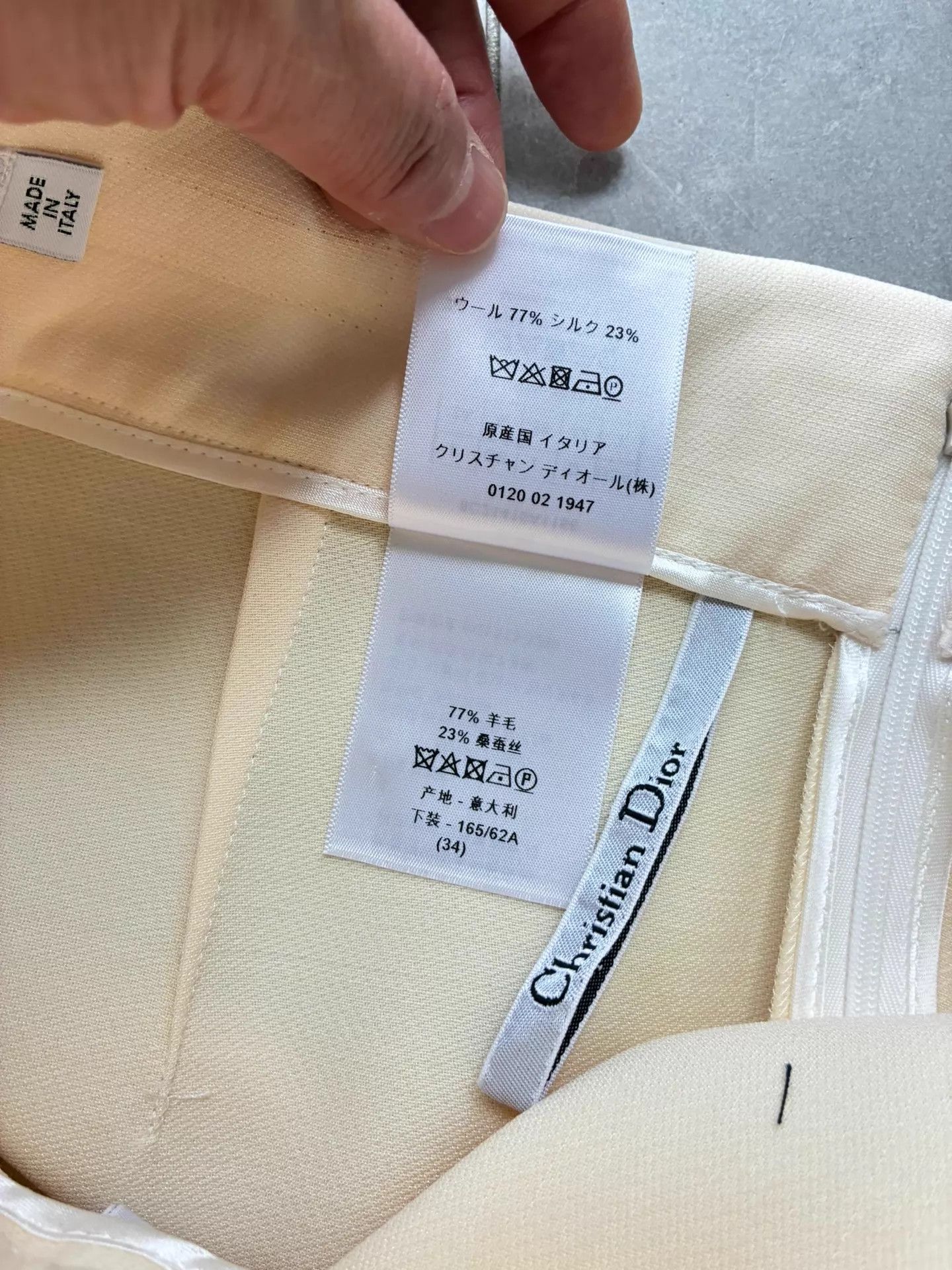 Dior Dior High-Waist Wool-Silk Shorts Cream 34 Size 25" / US 0 / IT 36 - 6 Thumbnail