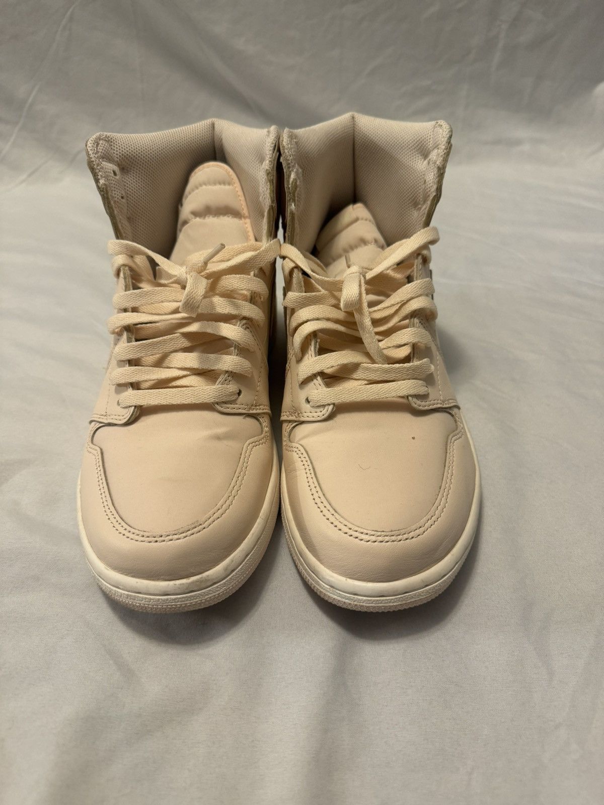 Jordan Brand Air Jordan 1 Guava Ice Size US 11 / EU 44 - 3 Thumbnail