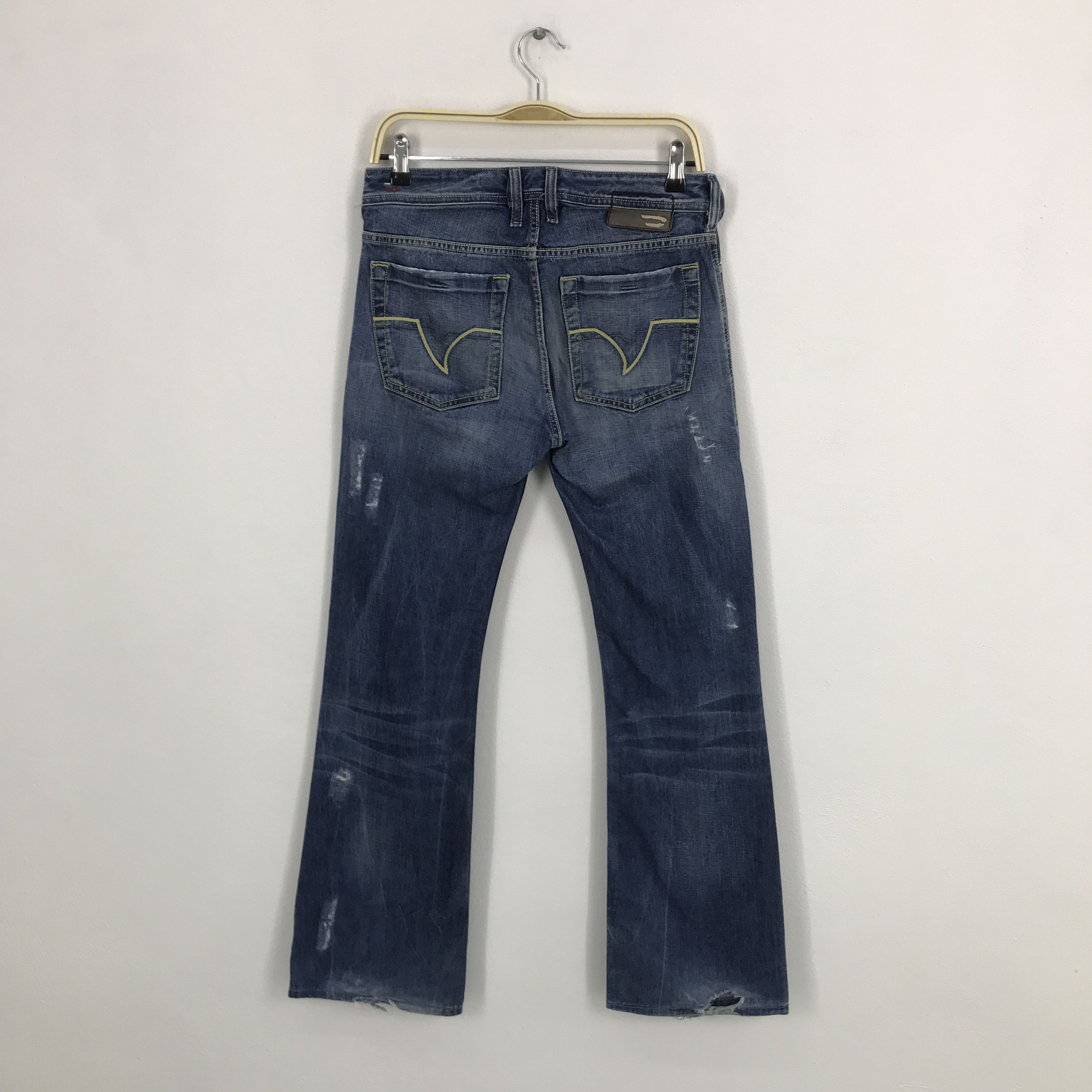 Diesel Bootcut Diesel industry distressed denim pants Size US 28 / EU 44 - 4 Thumbnail