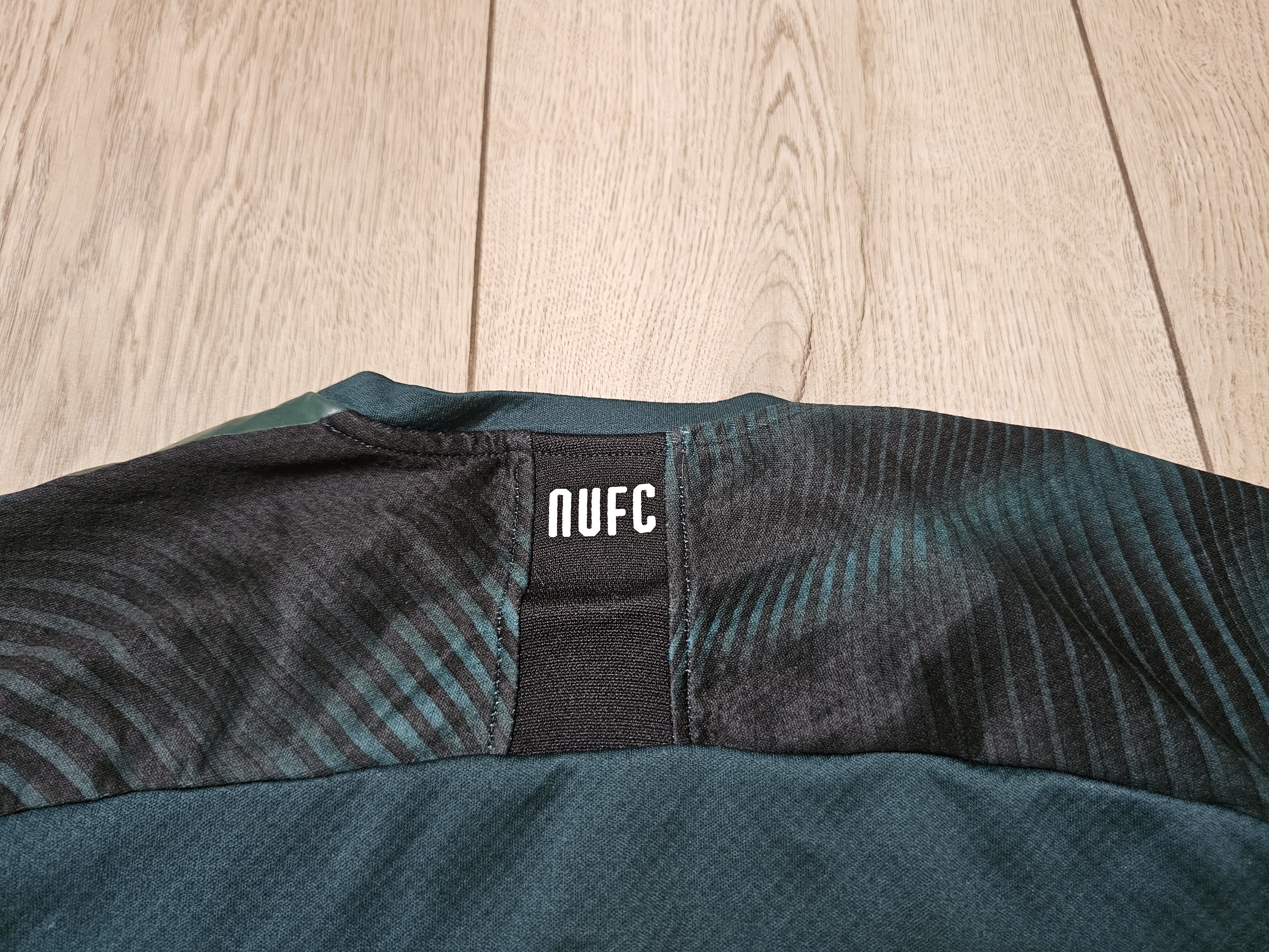 Puma NEWCASTLE UNITED 2019 2020 AWAY FOOTBALL SHIRT SOCCER JERSEY Size US L / EU 52-54 / 3 - 5 Thumbnail