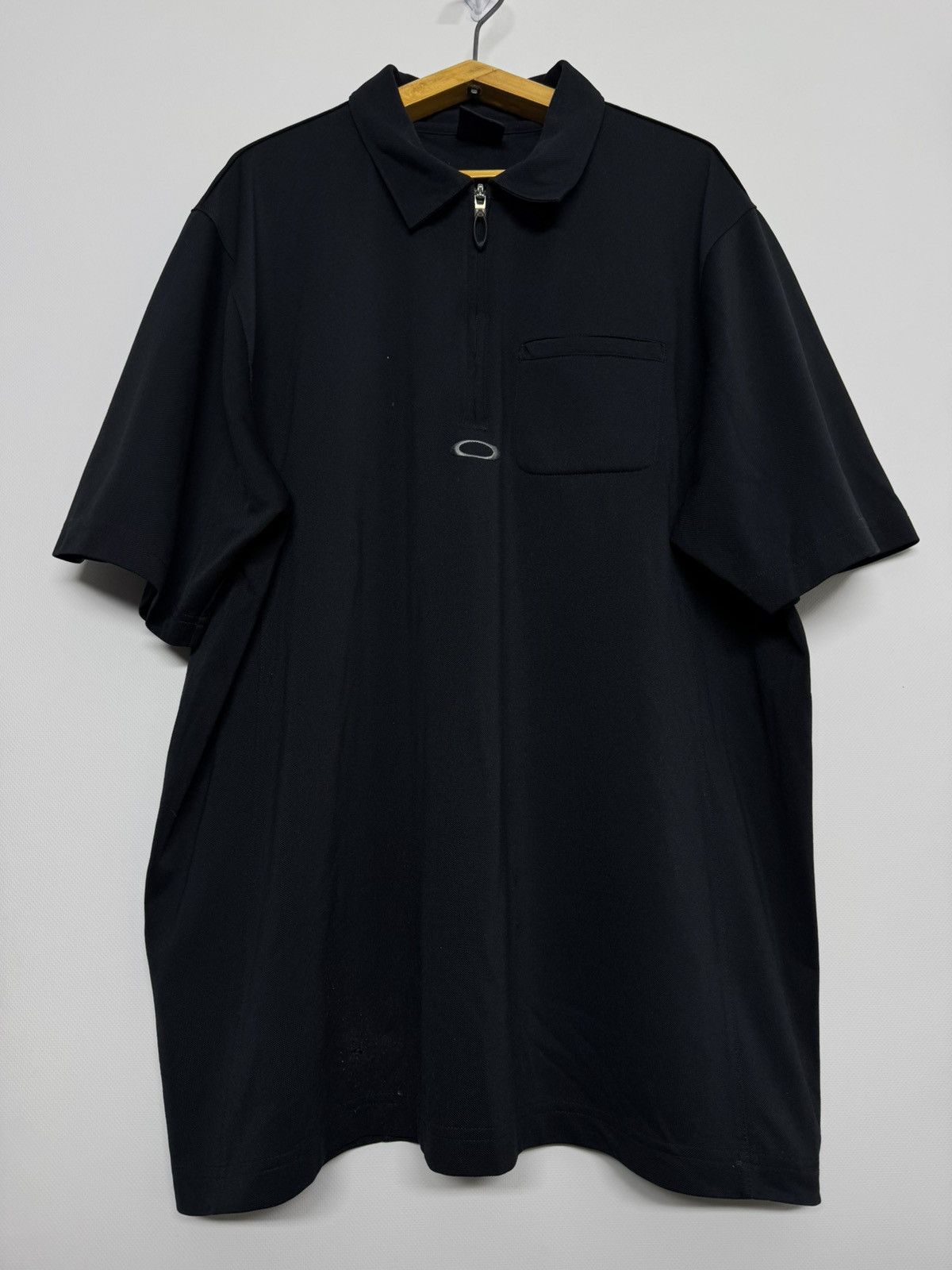 Oakley Vintage OAKLEY Center Logo Polo Hype Rare Gorpcore Size US XL / EU 56 / 4 - 7 Thumbnail
