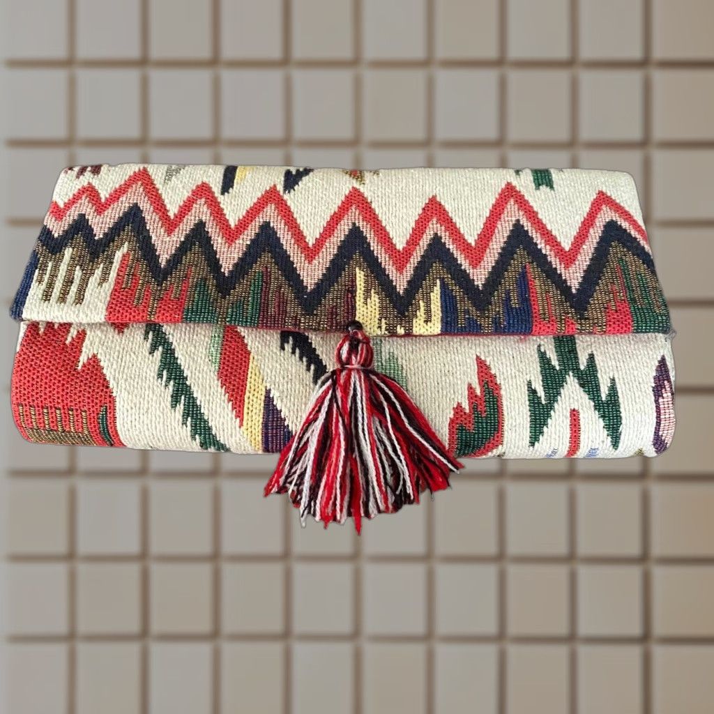 WomenS Clutch Purse Wallet Tribal Woven Aztec Tassel Snap Closed in White, Women's