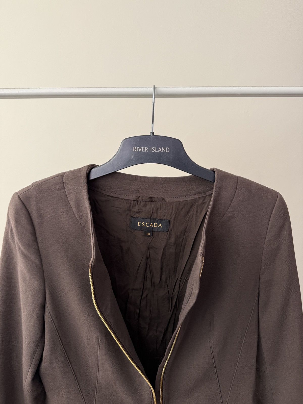 Escada ESCADA Brown Cropped Jacket Blazer Zip Front Women’s Size XS / US 0-2 / IT 36-38 - 4 Thumbnail