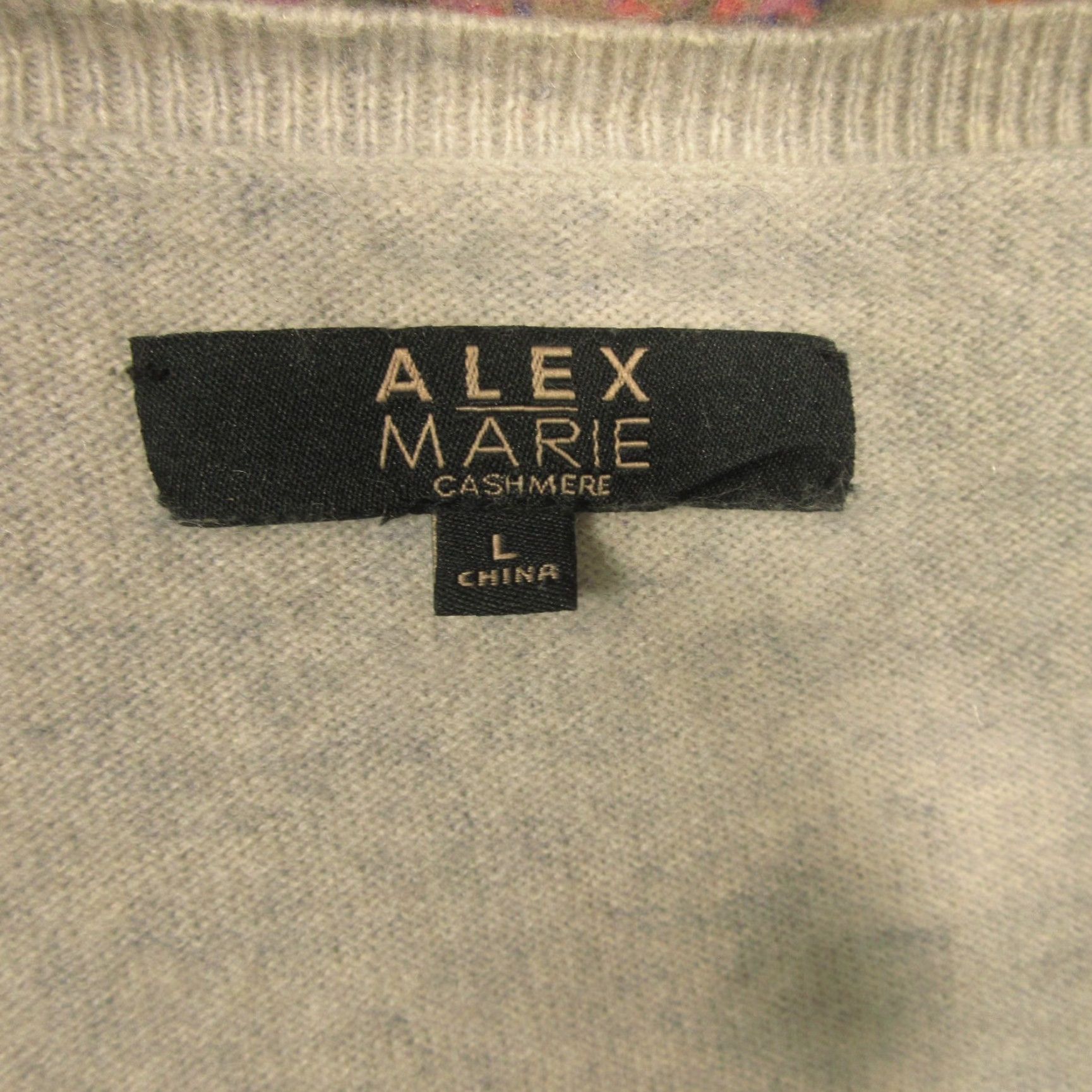 Vintage ALEX Marie Cashmere Sweater Women L Gray Long Sleeve V Neck Soft Knit Two Holes Size L / US 10 / IT 46 - 4 Thumbnail