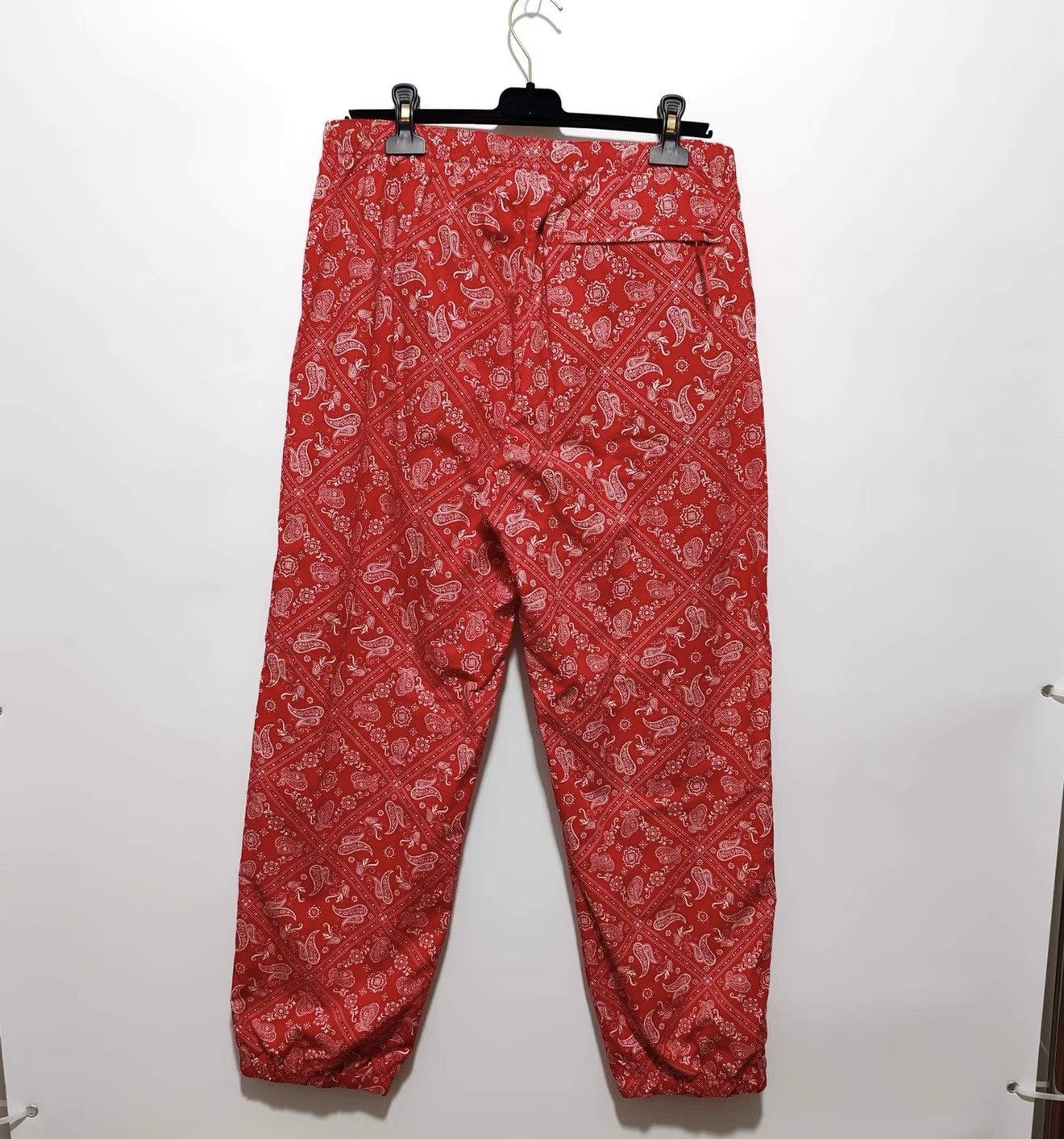 Supreme Supreme red bandana paisley track pant Size US 32 / EU 48 - 2 Thumbnail