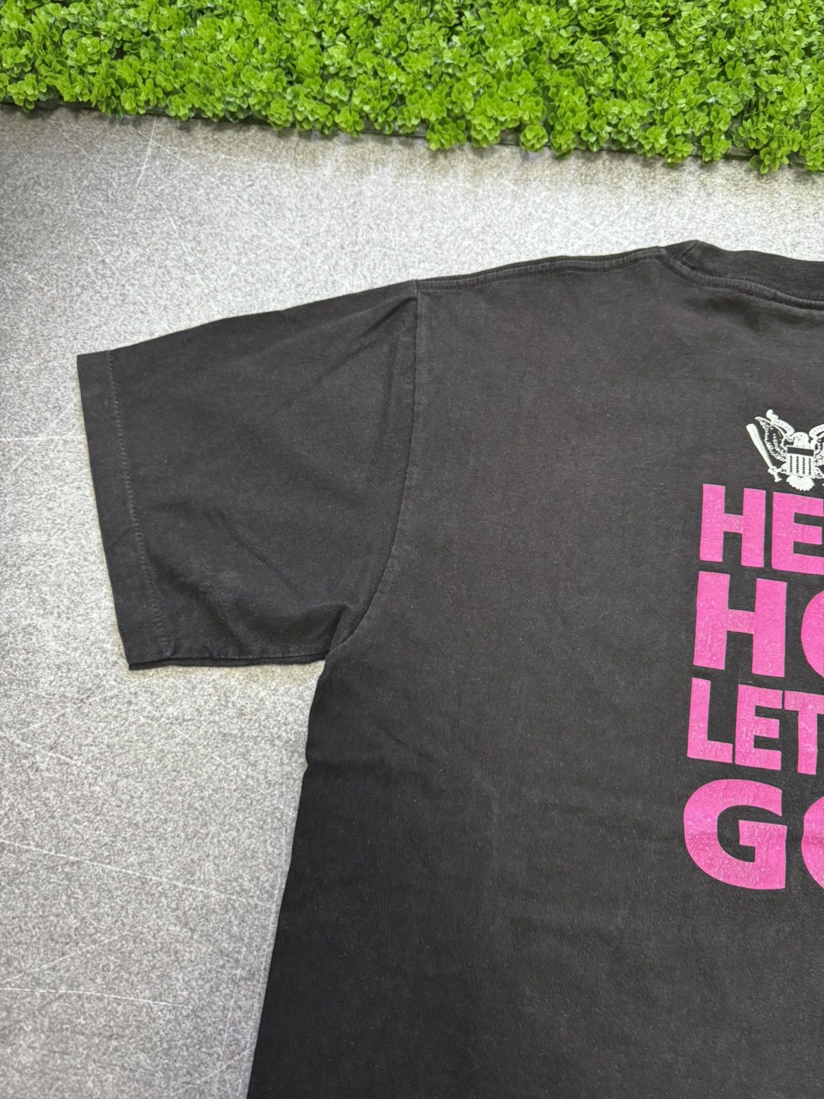 Band Tees VINTAGE 90S RARE RAMONES HEY HO Lets GO TOUR T SHIRT Rock Size US L / EU 52-54 / 3 - 18 Thumbnail